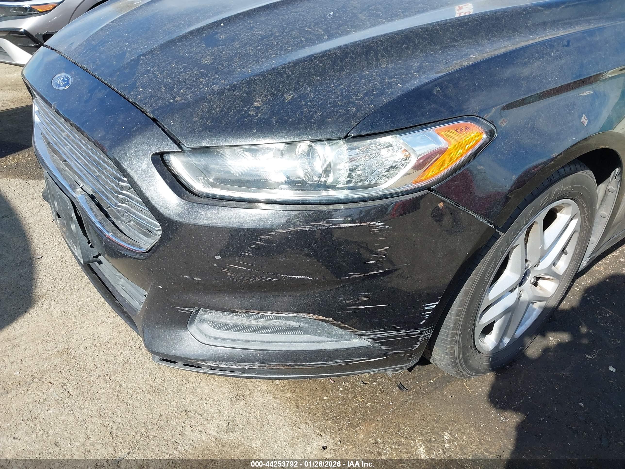 FORD FUSION image 6