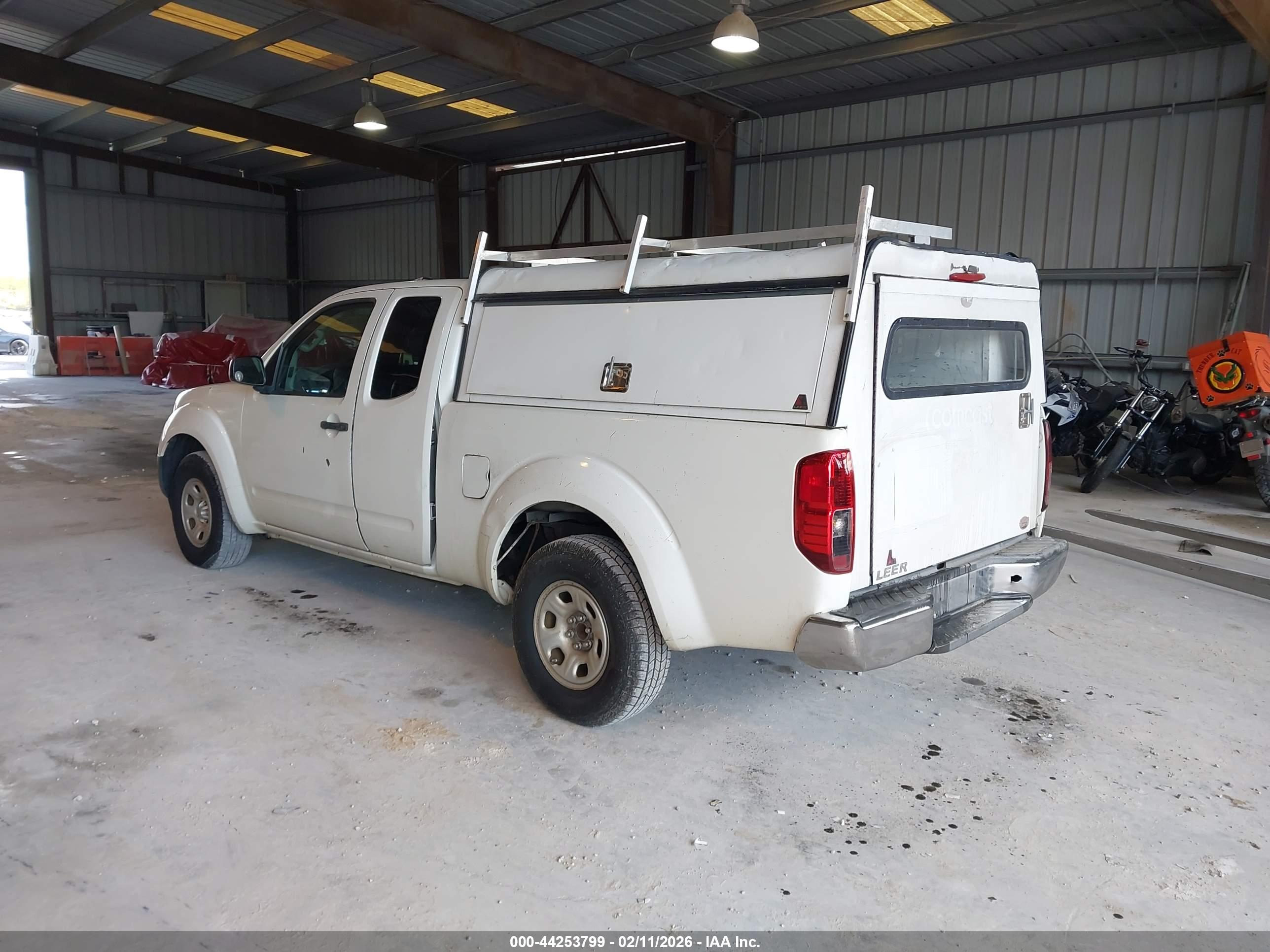 NISSAN FRONTIER image 3