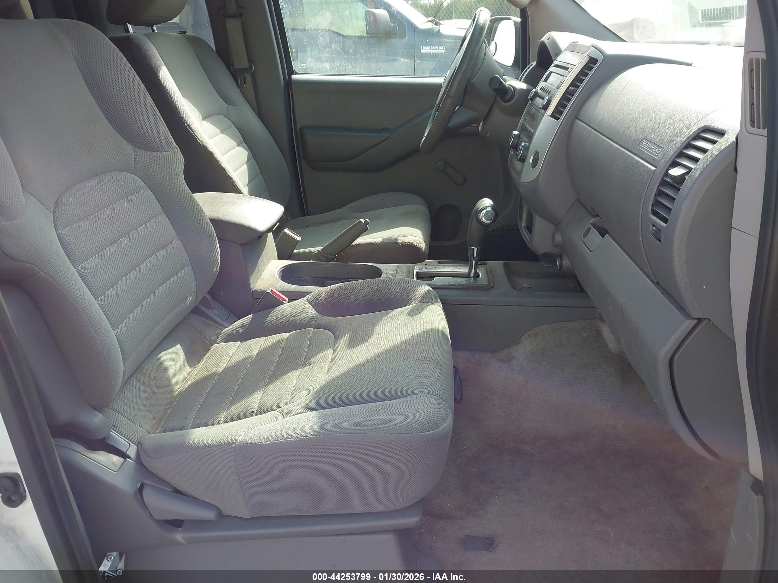 NISSAN FRONTIER image 5