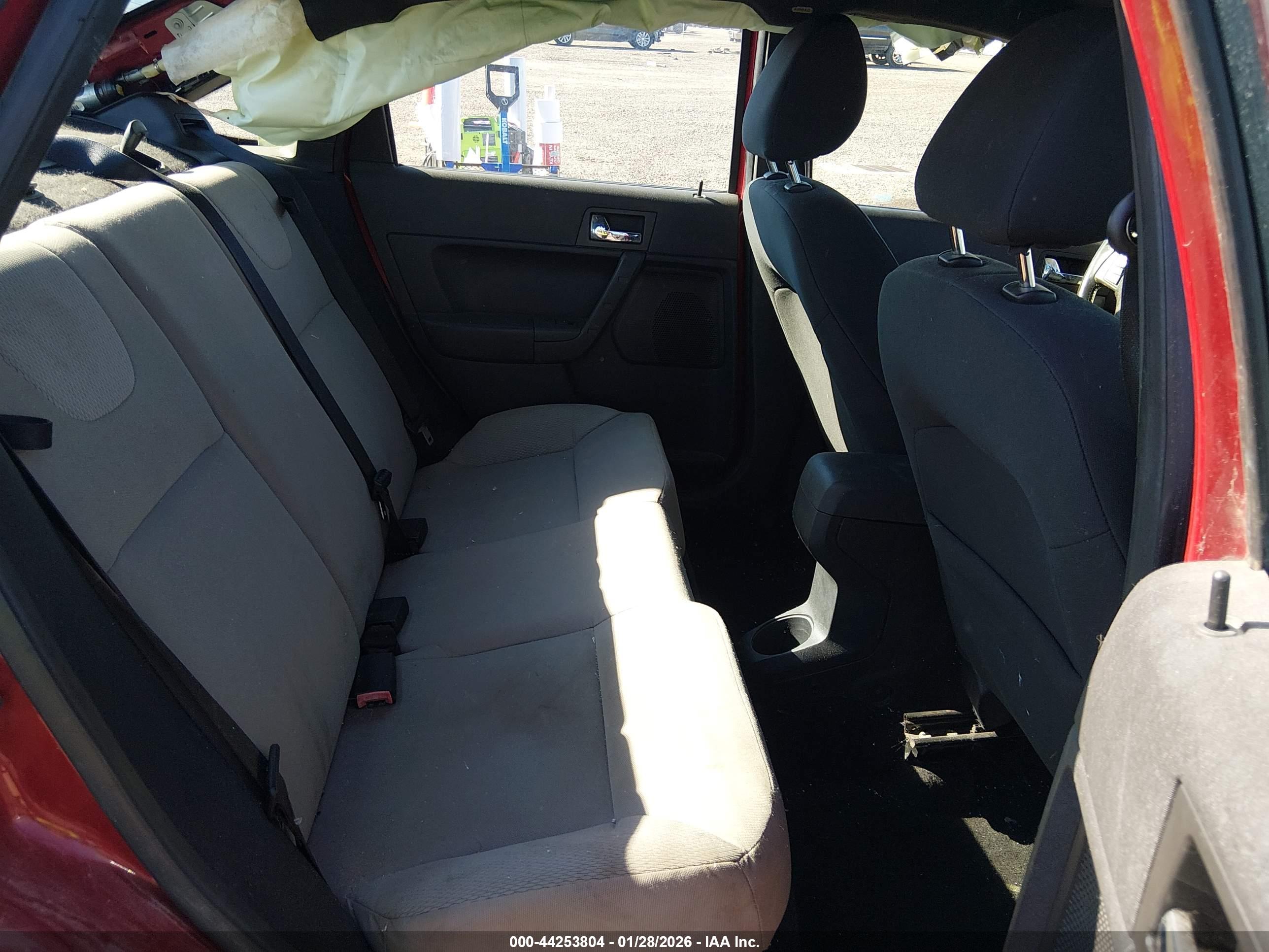 FORD FOCUS image 8