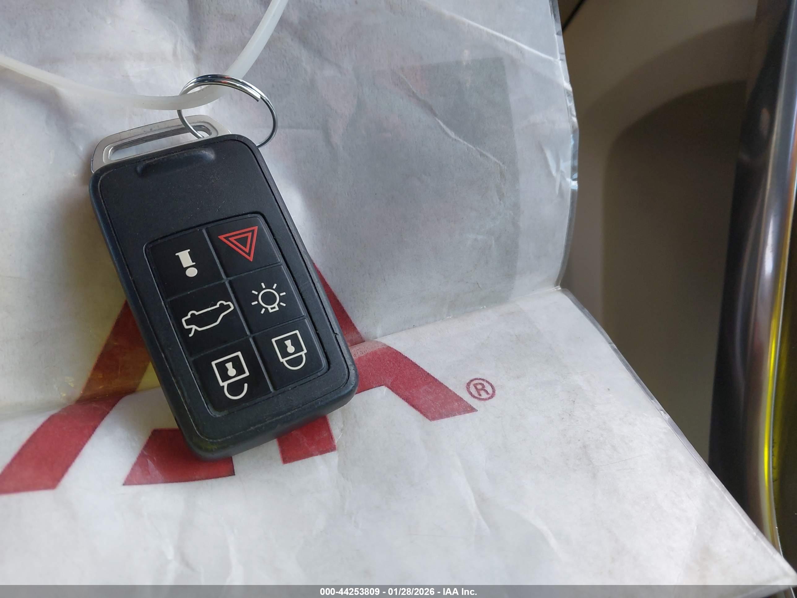 VOLVO S60 image 11