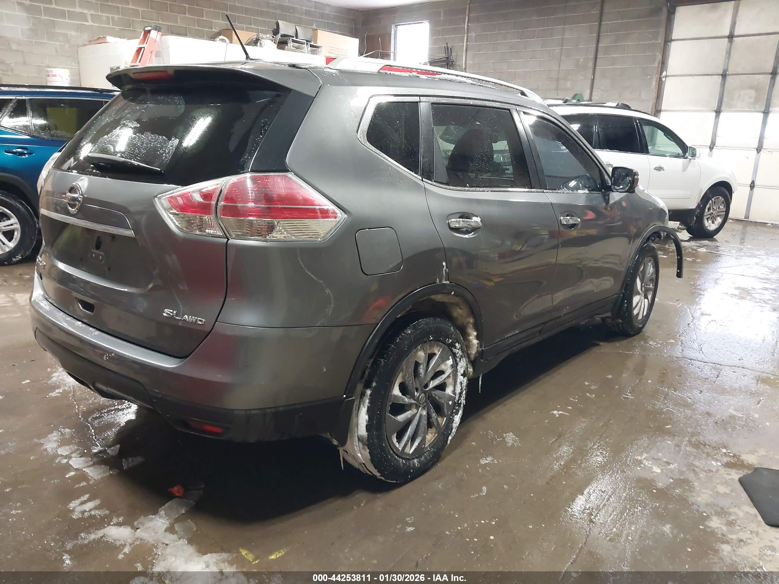 NISSAN ROGUE image 4