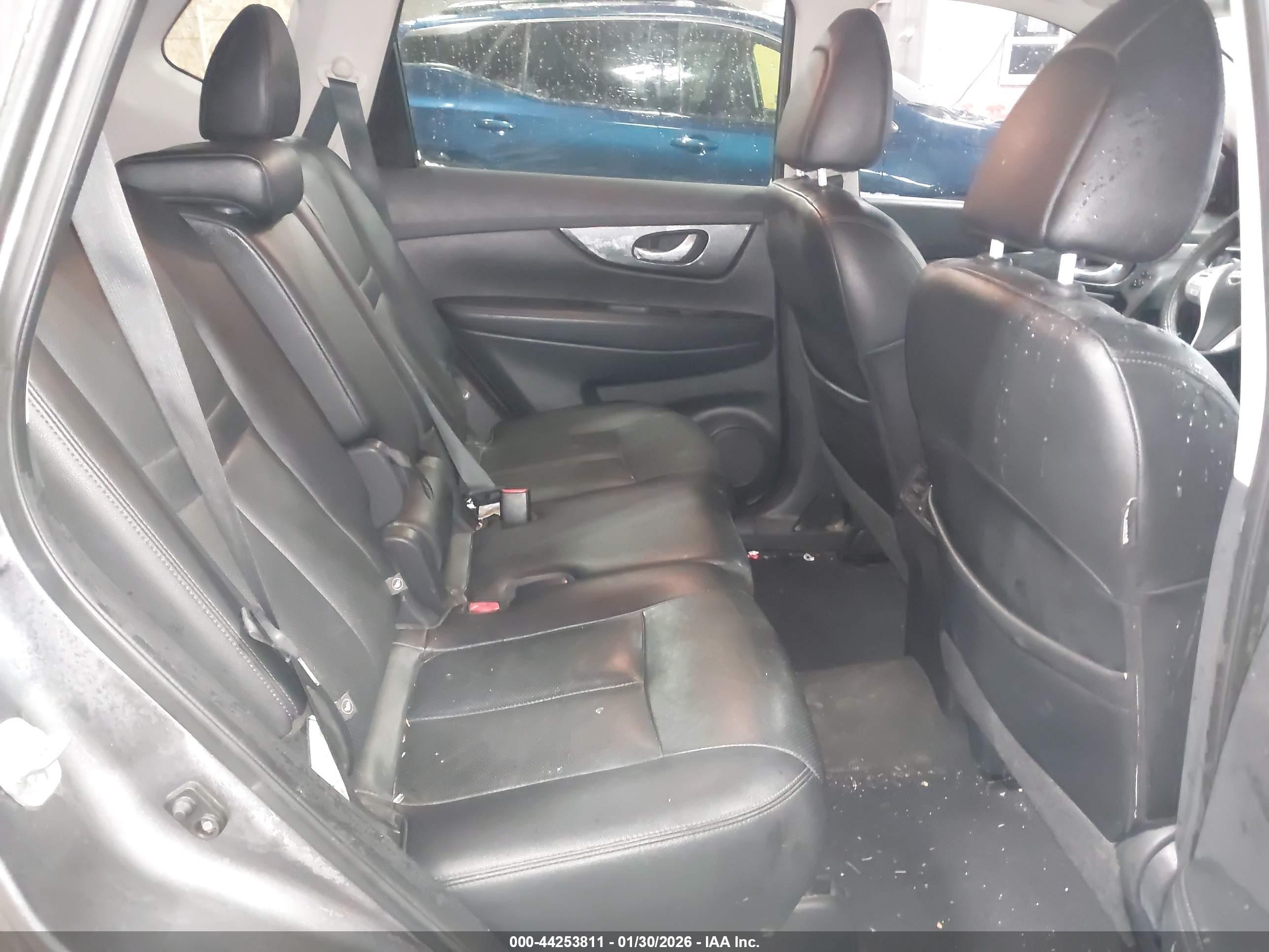 NISSAN ROGUE image 8