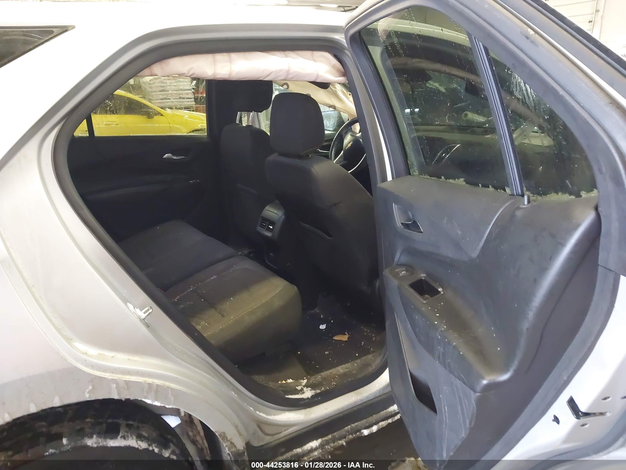 CHEVROLET EQUINOX image 8
