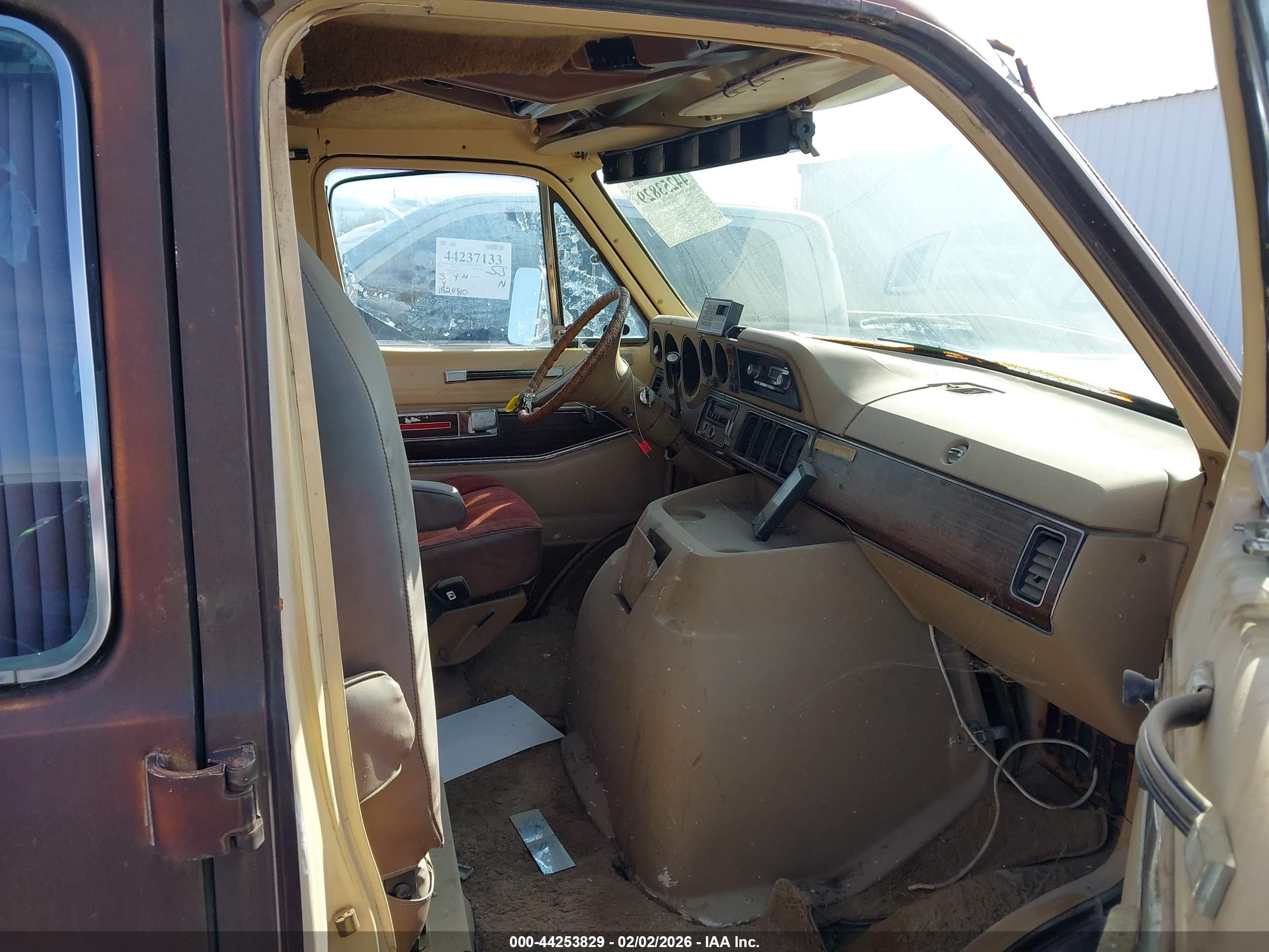 DODGE GRAND image 5