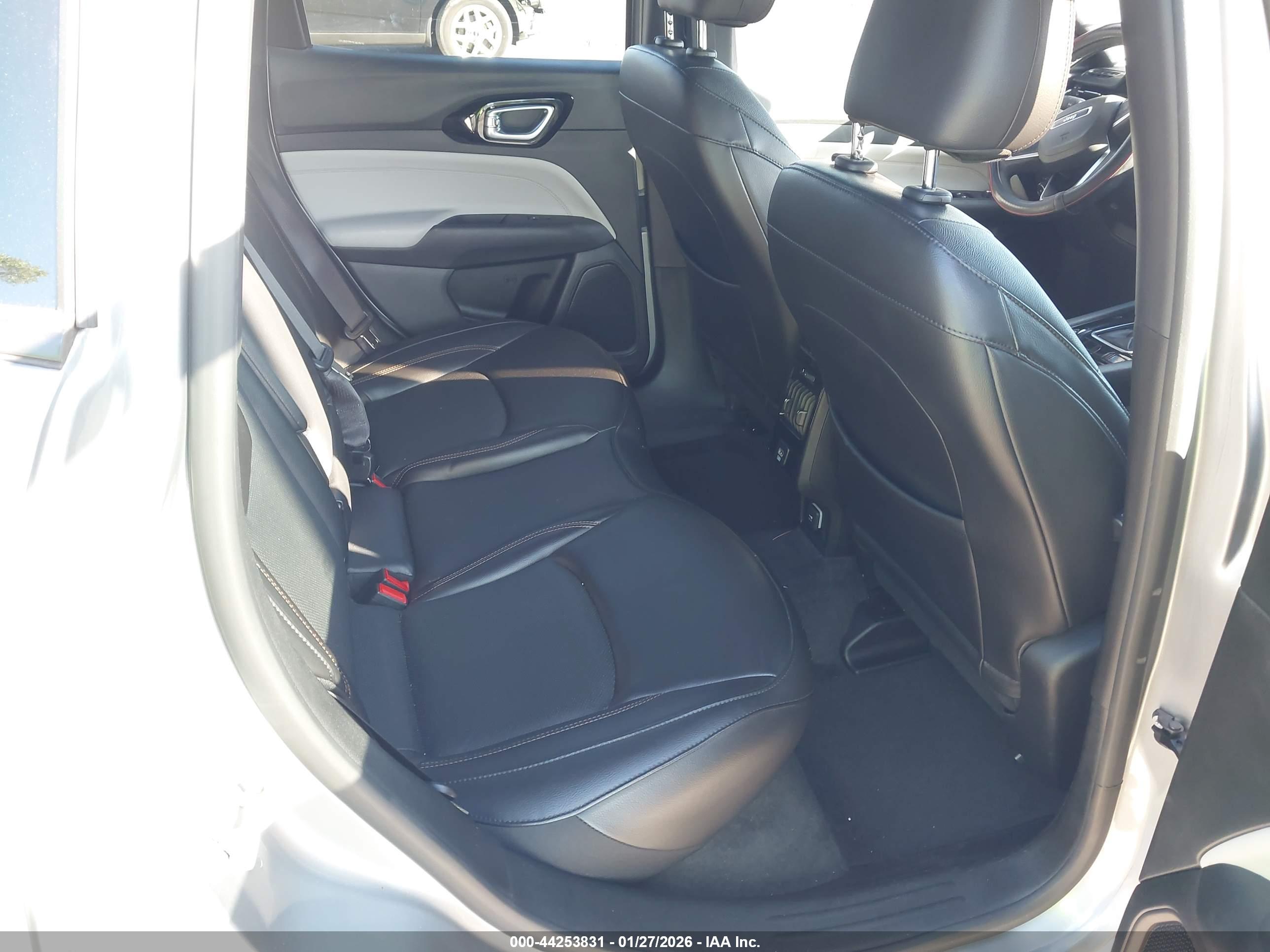 JEEP COMPASS image 8