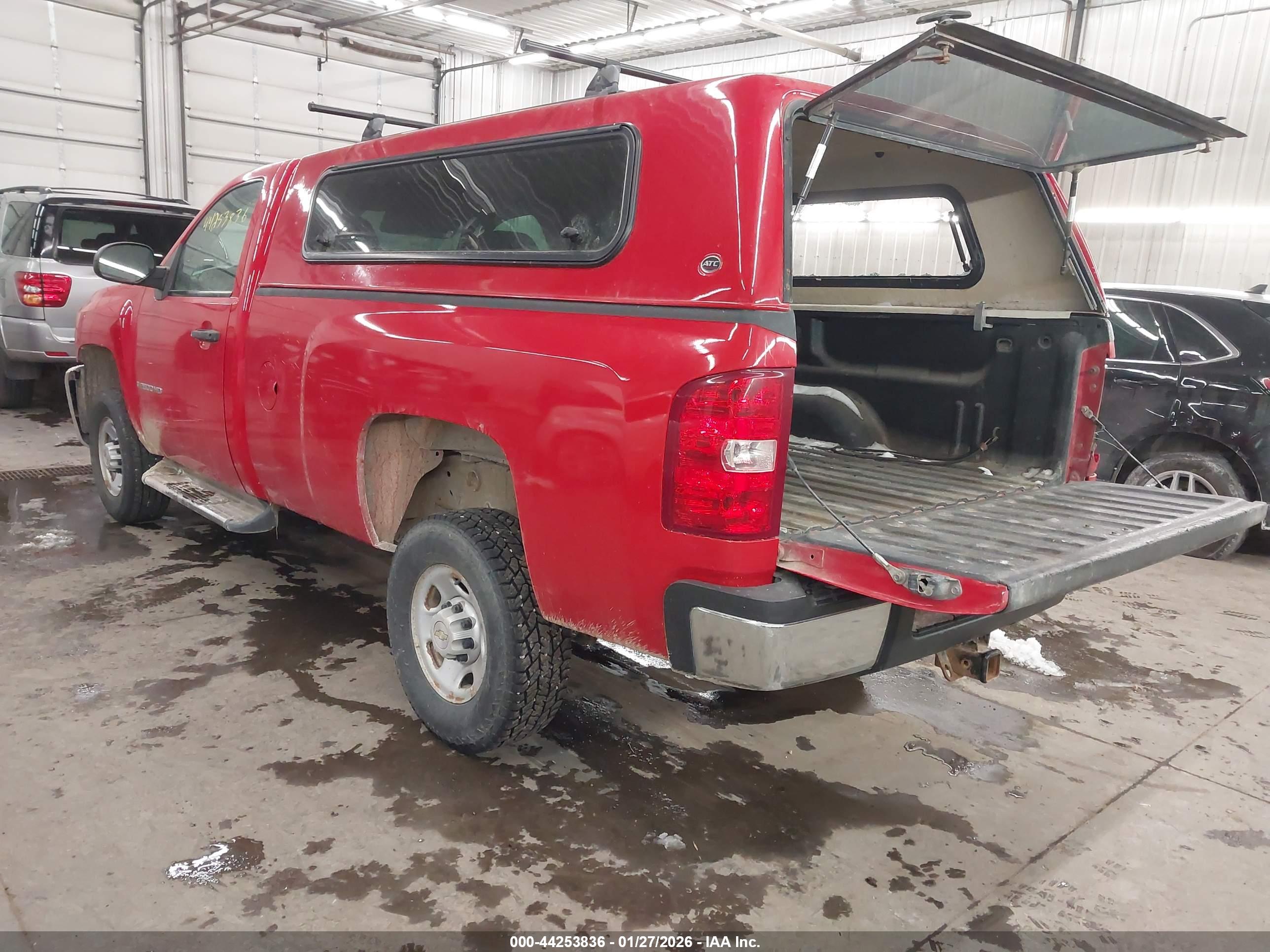 CHEVROLET SILVERADO image 3