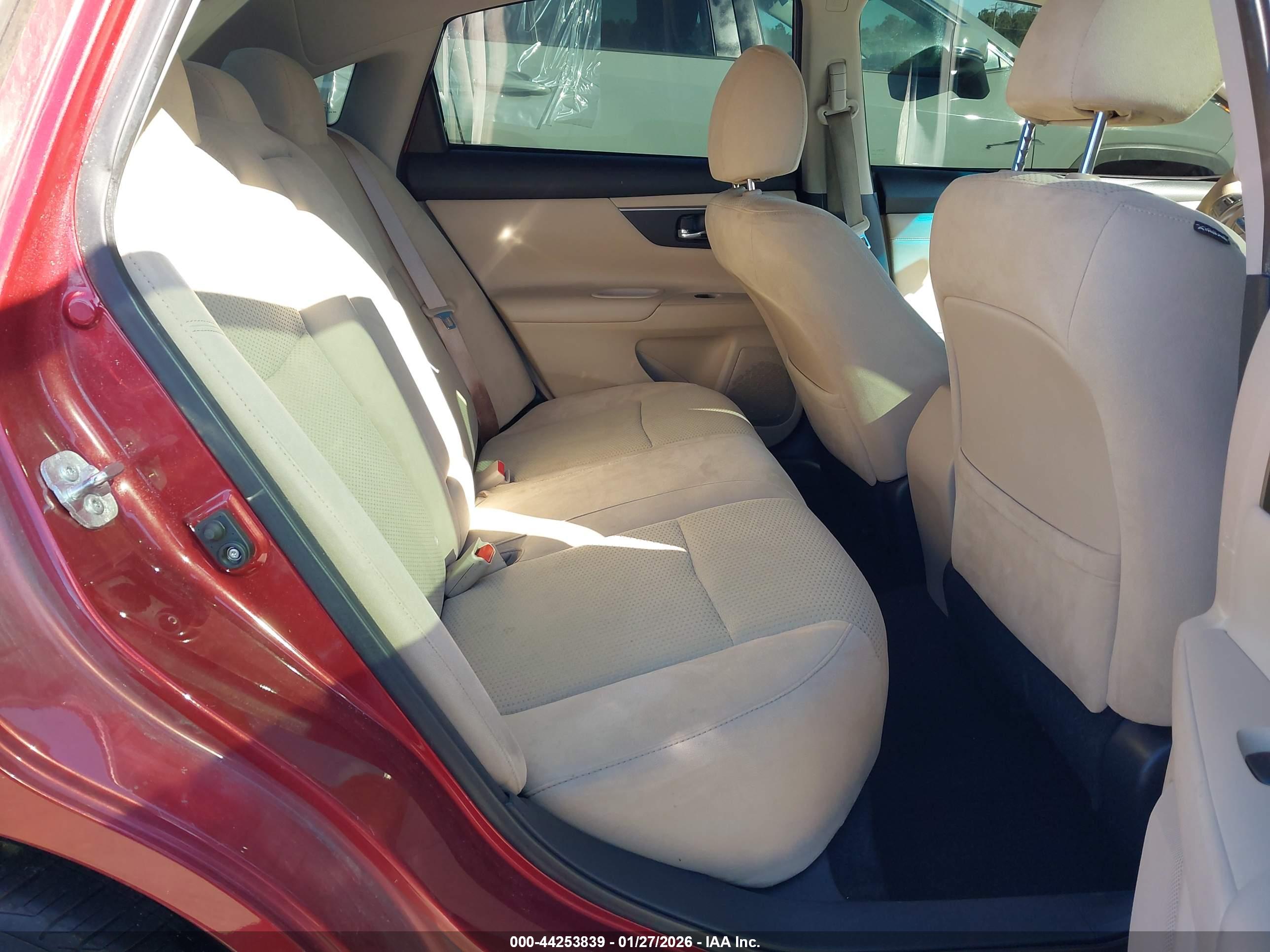 NISSAN ALTIMA image 8