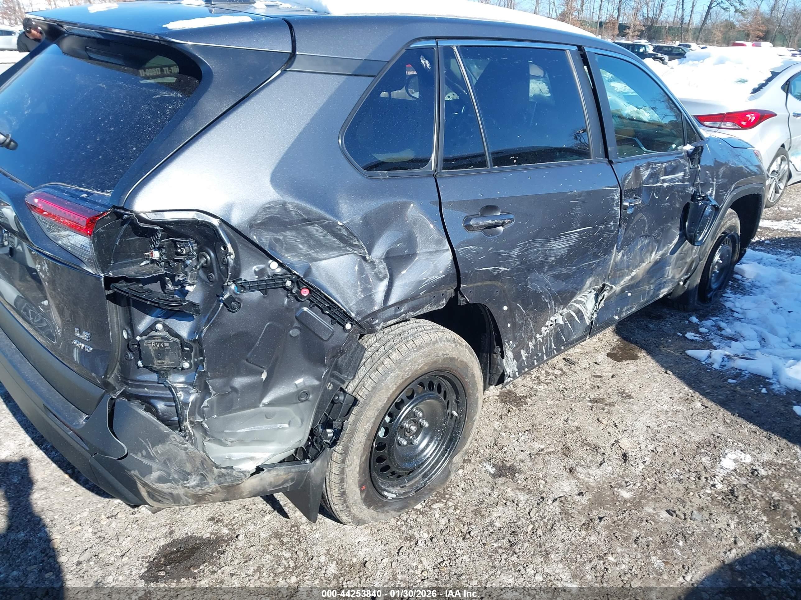TOYOTA RAV4 image 6