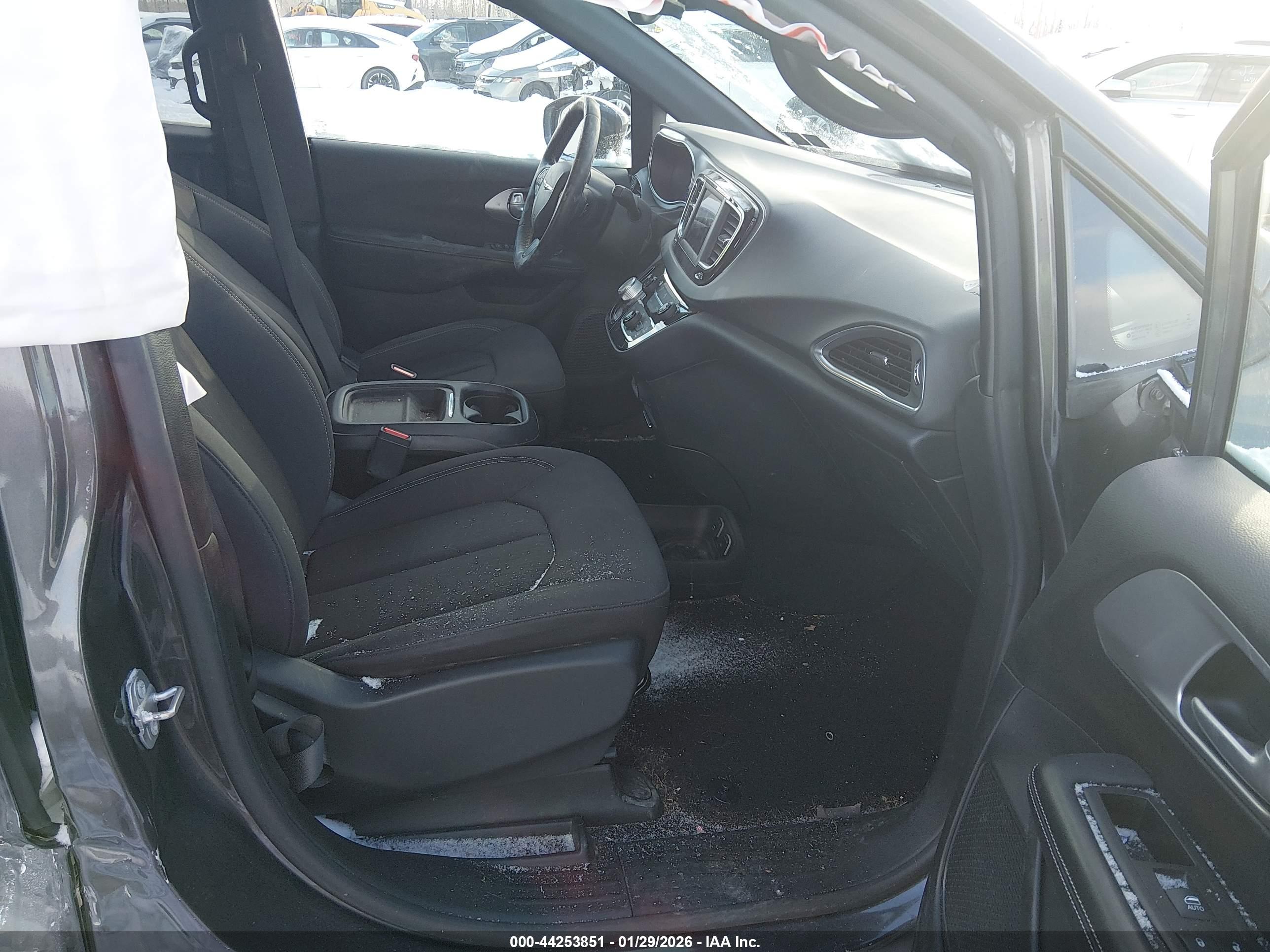 CHRYSLER PACIFICA image 5