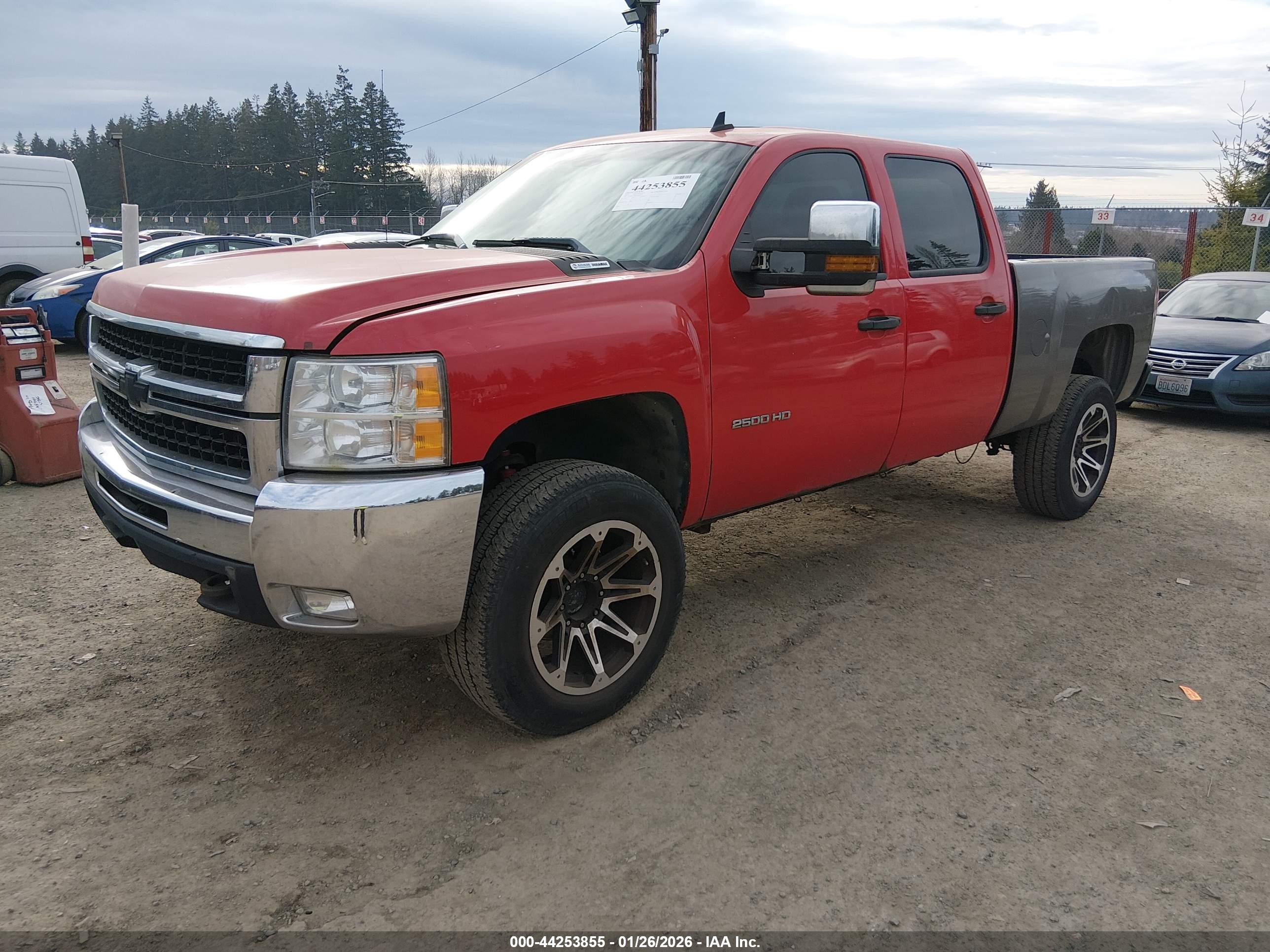 CHEVROLET SILVERADO image 2