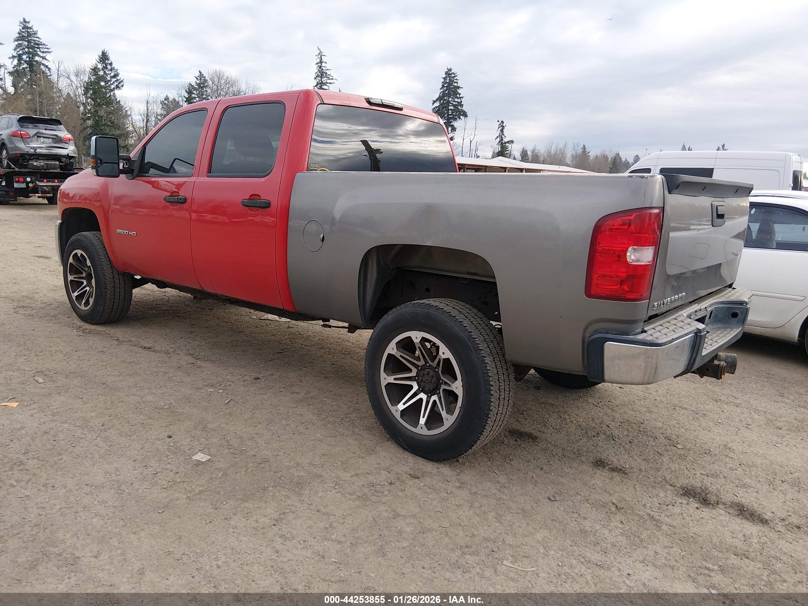CHEVROLET SILVERADO image 3