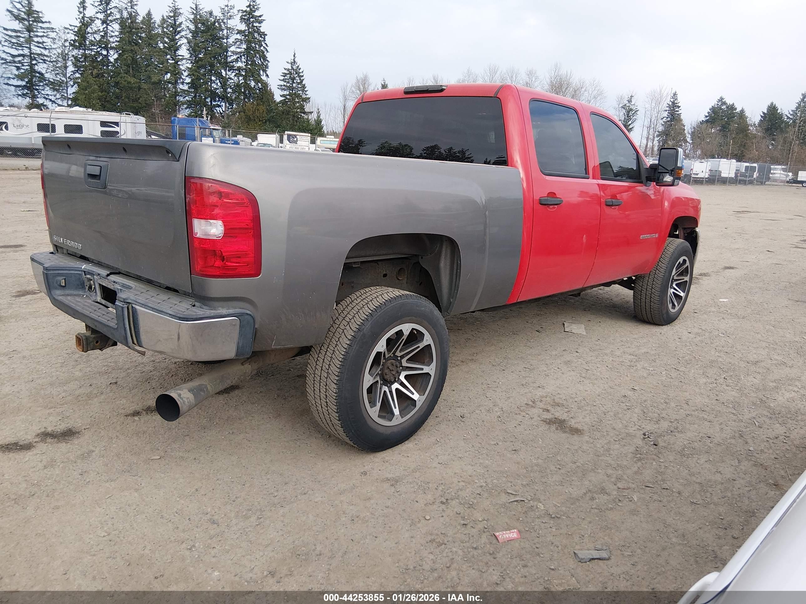 CHEVROLET SILVERADO image 4