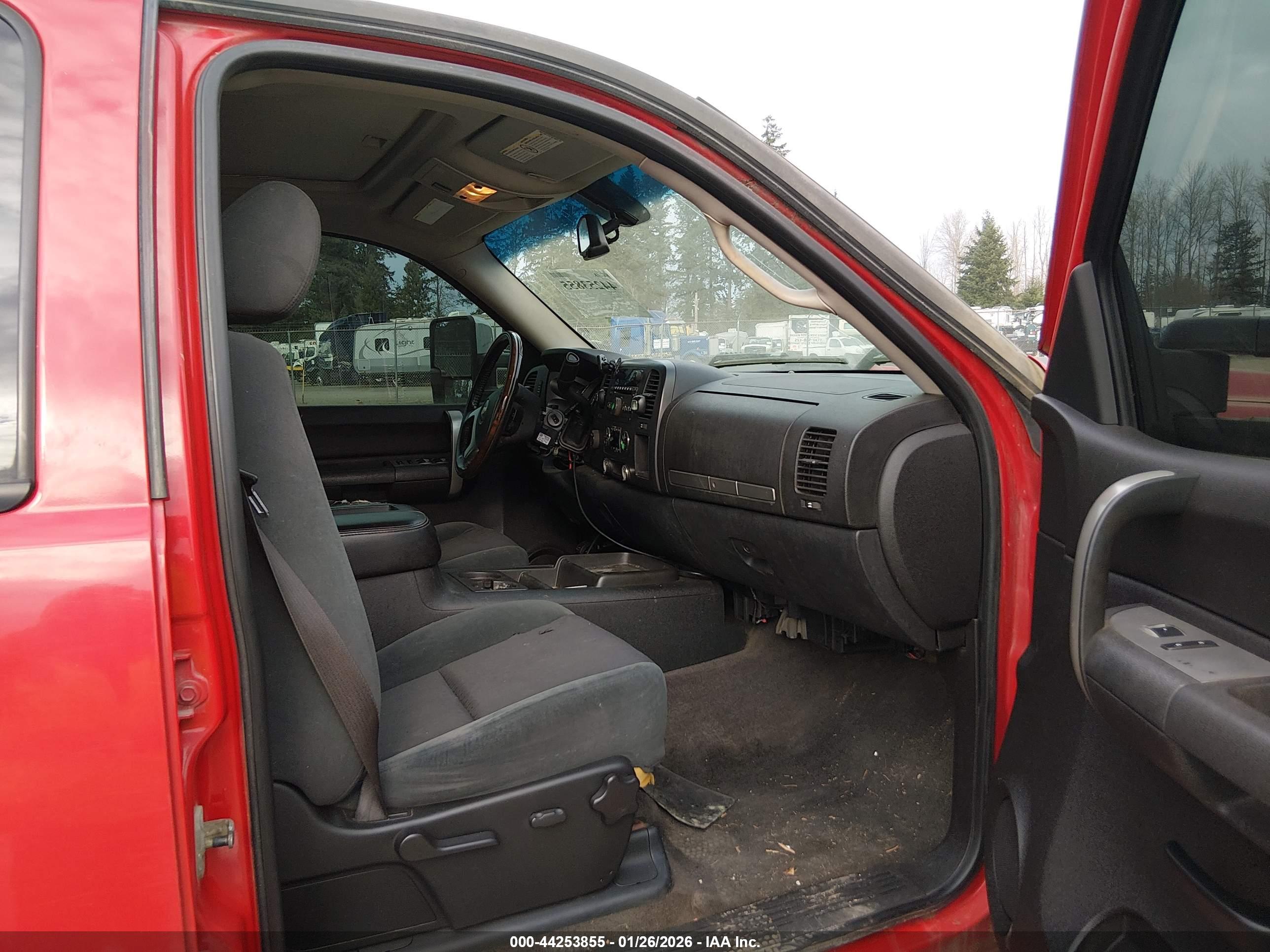 CHEVROLET SILVERADO image 5