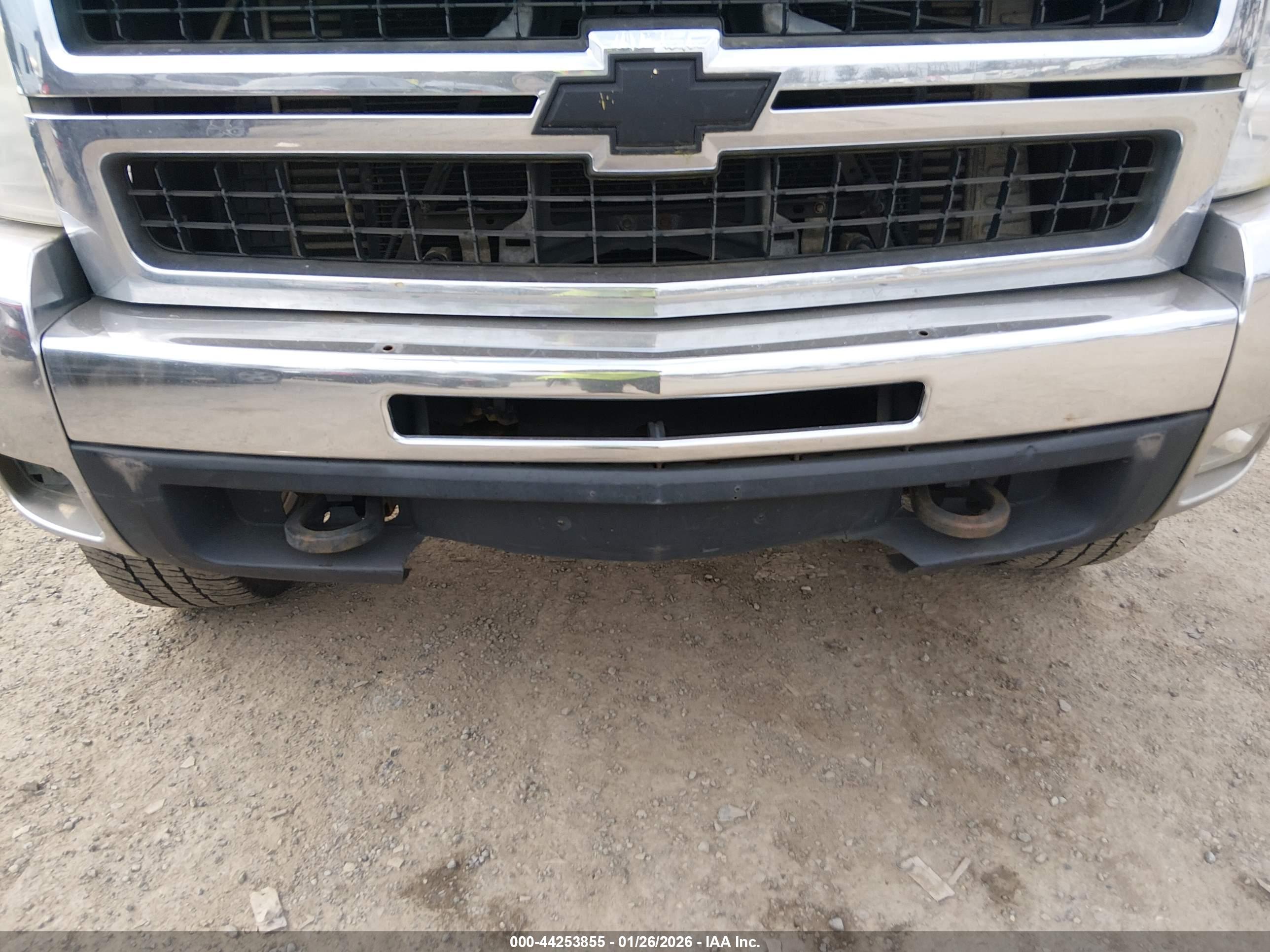 CHEVROLET SILVERADO image 6