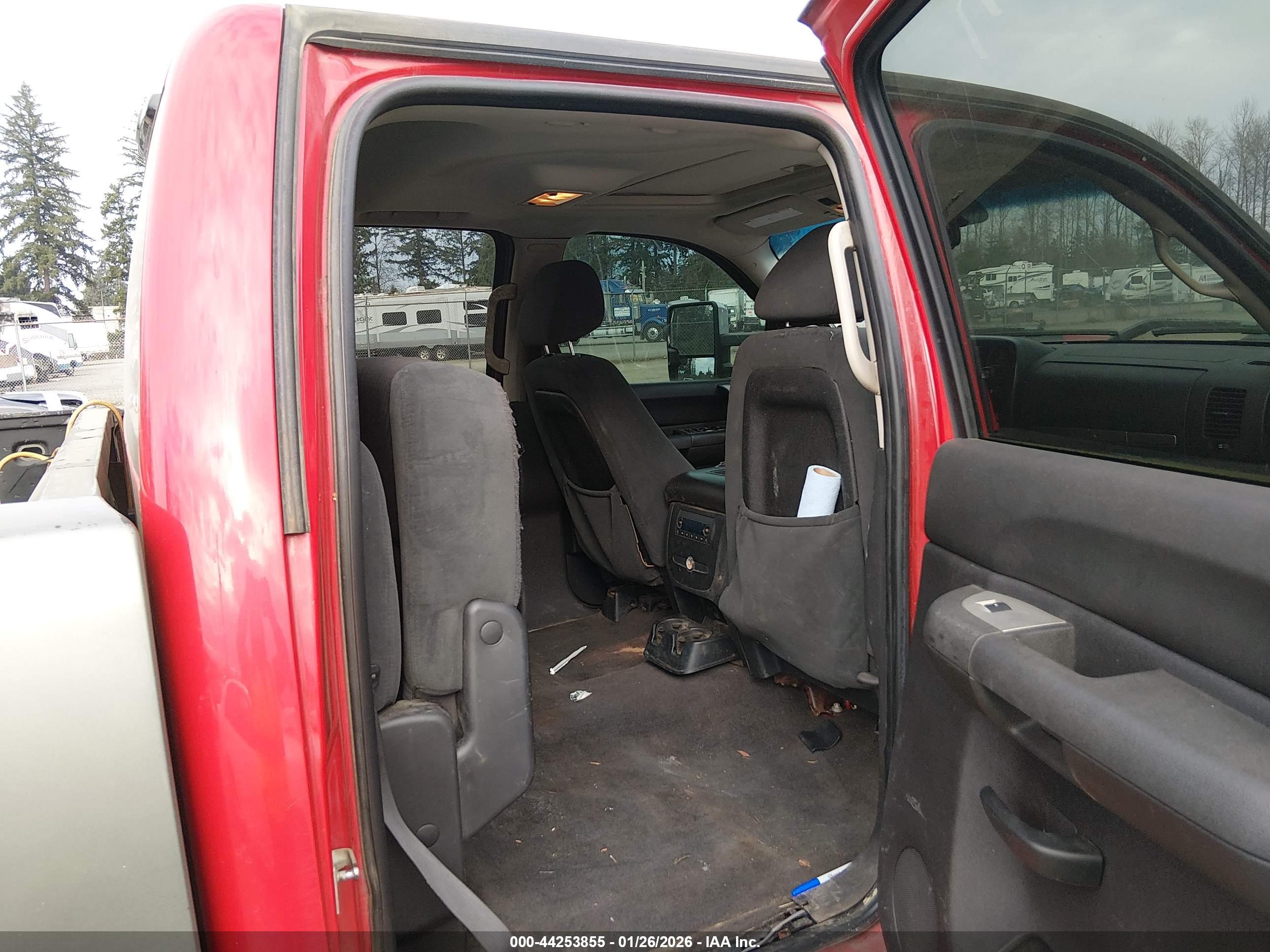 CHEVROLET SILVERADO image 8