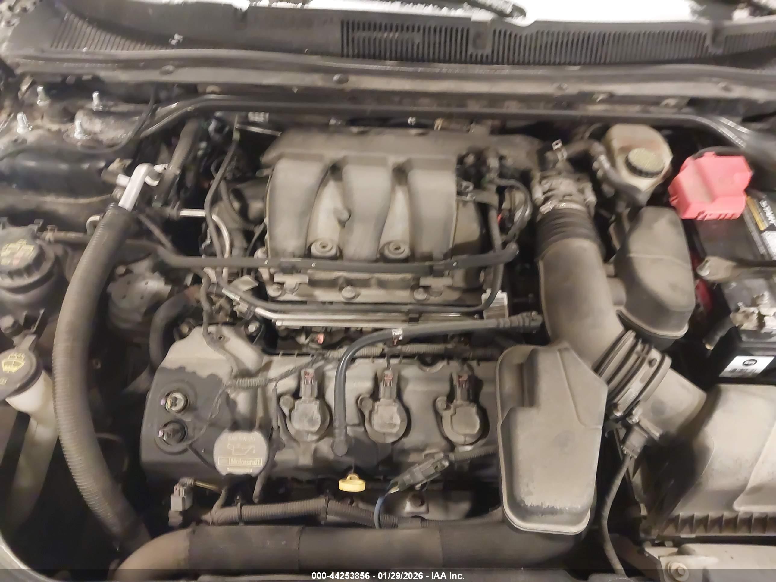 FORD TAURUS image 10