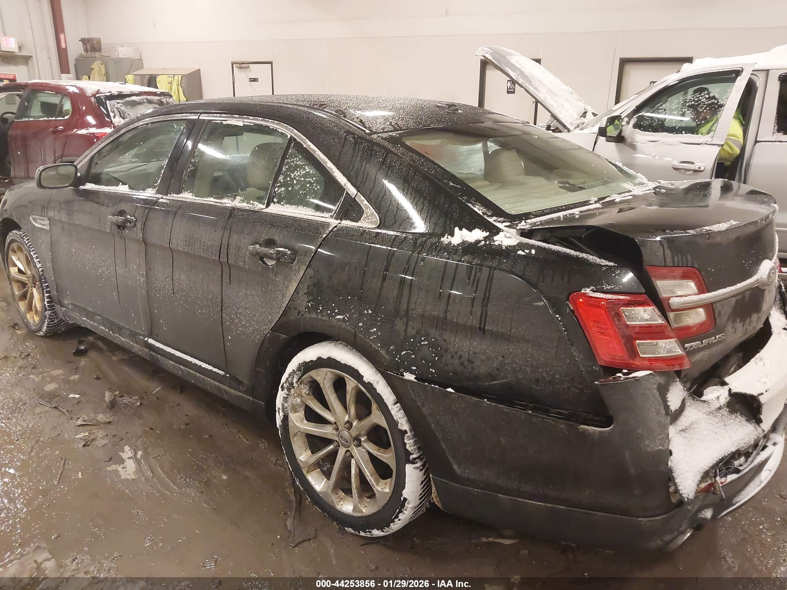 FORD TAURUS image 3