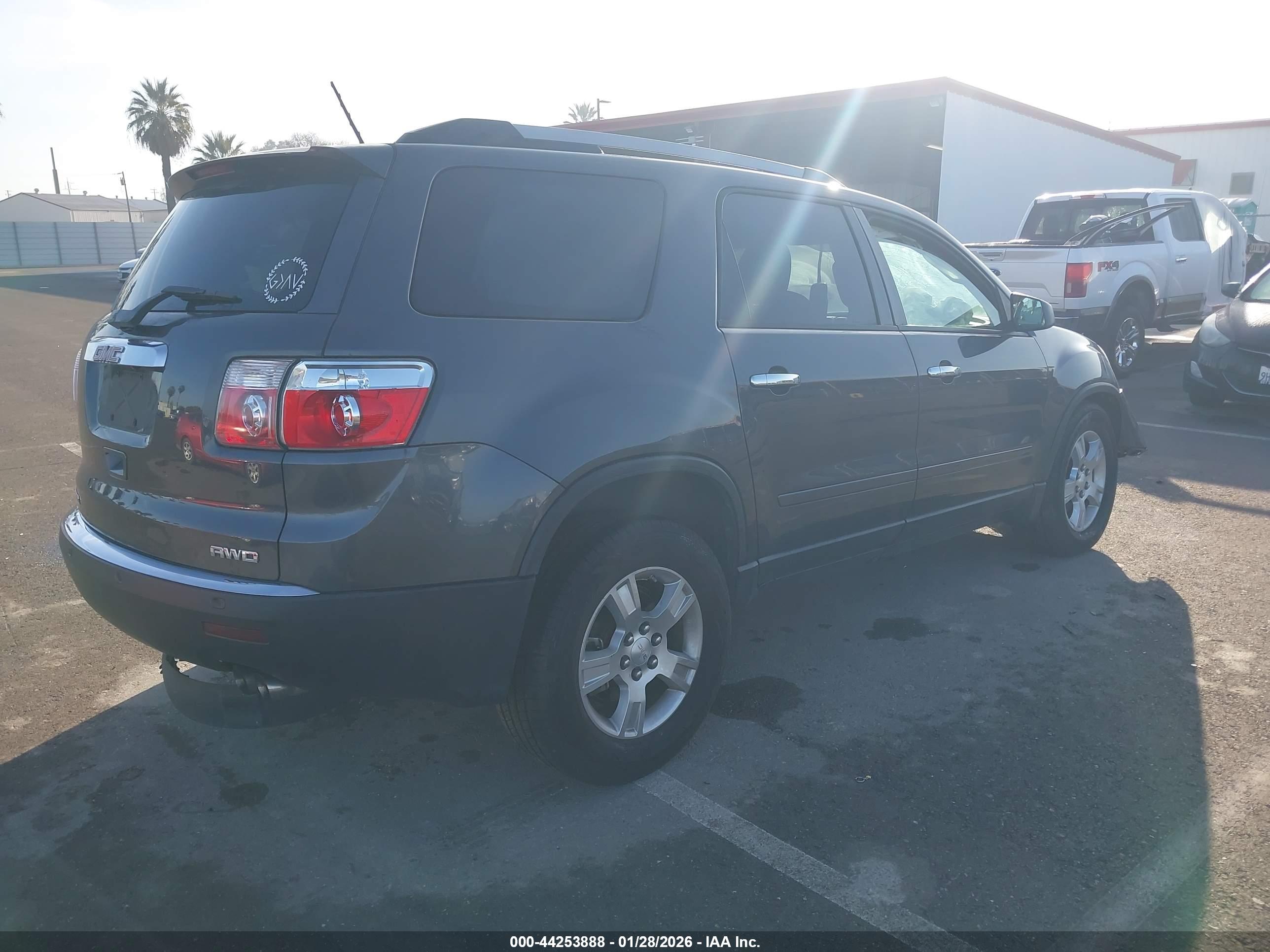 GMC ACADIA image 4