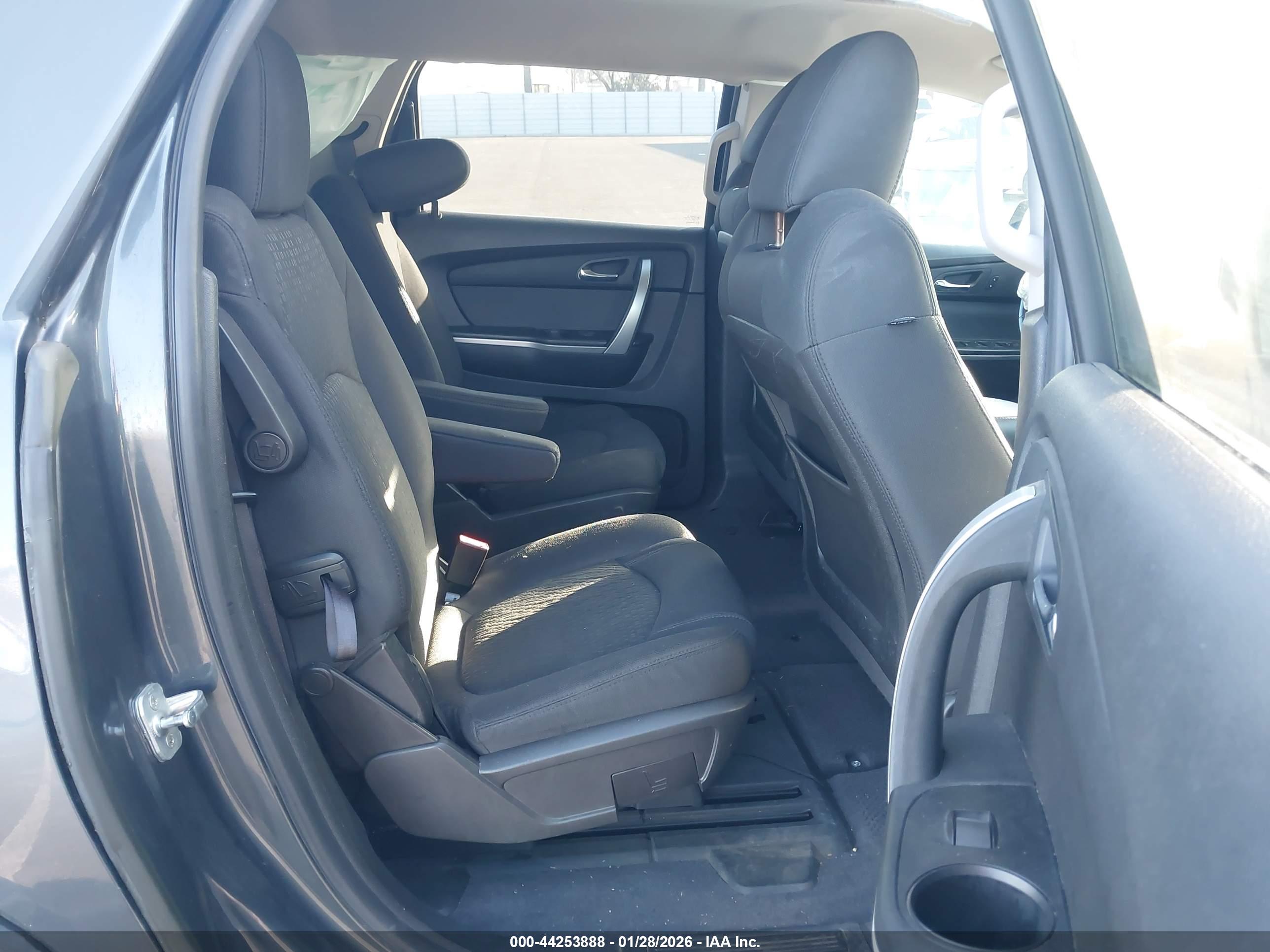 GMC ACADIA image 8