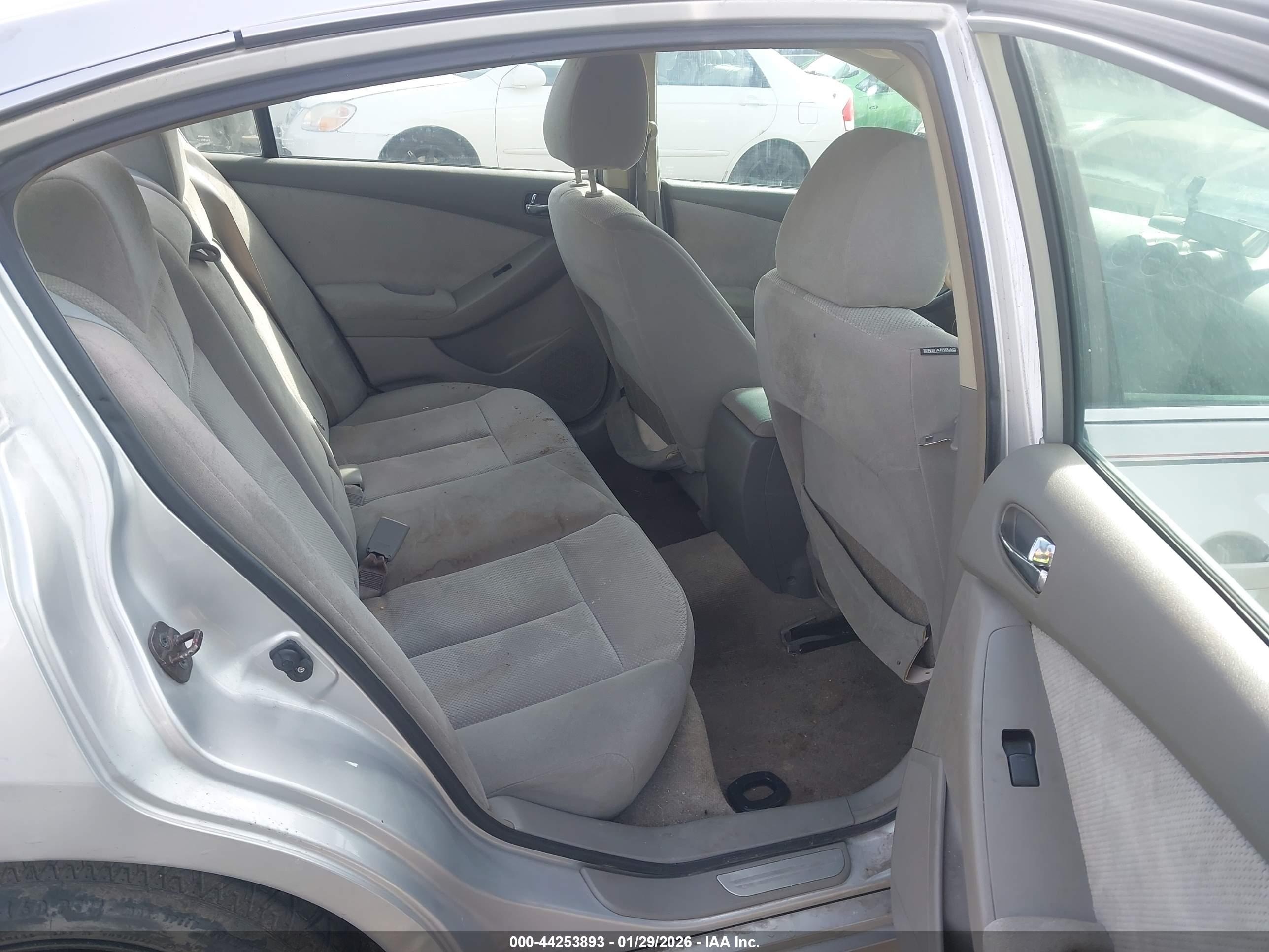 NISSAN ALTIMA image 8