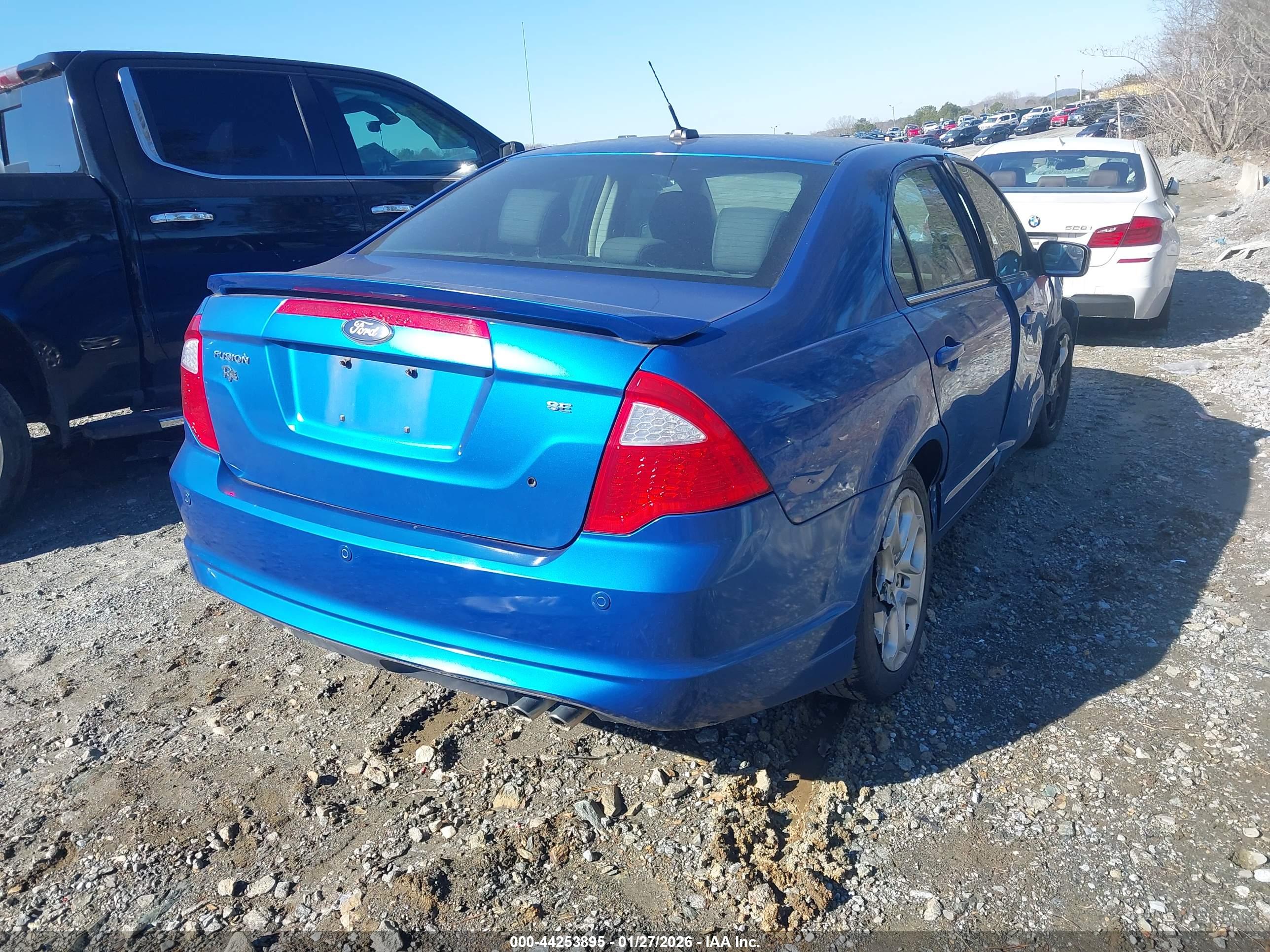FORD FUSION image 4