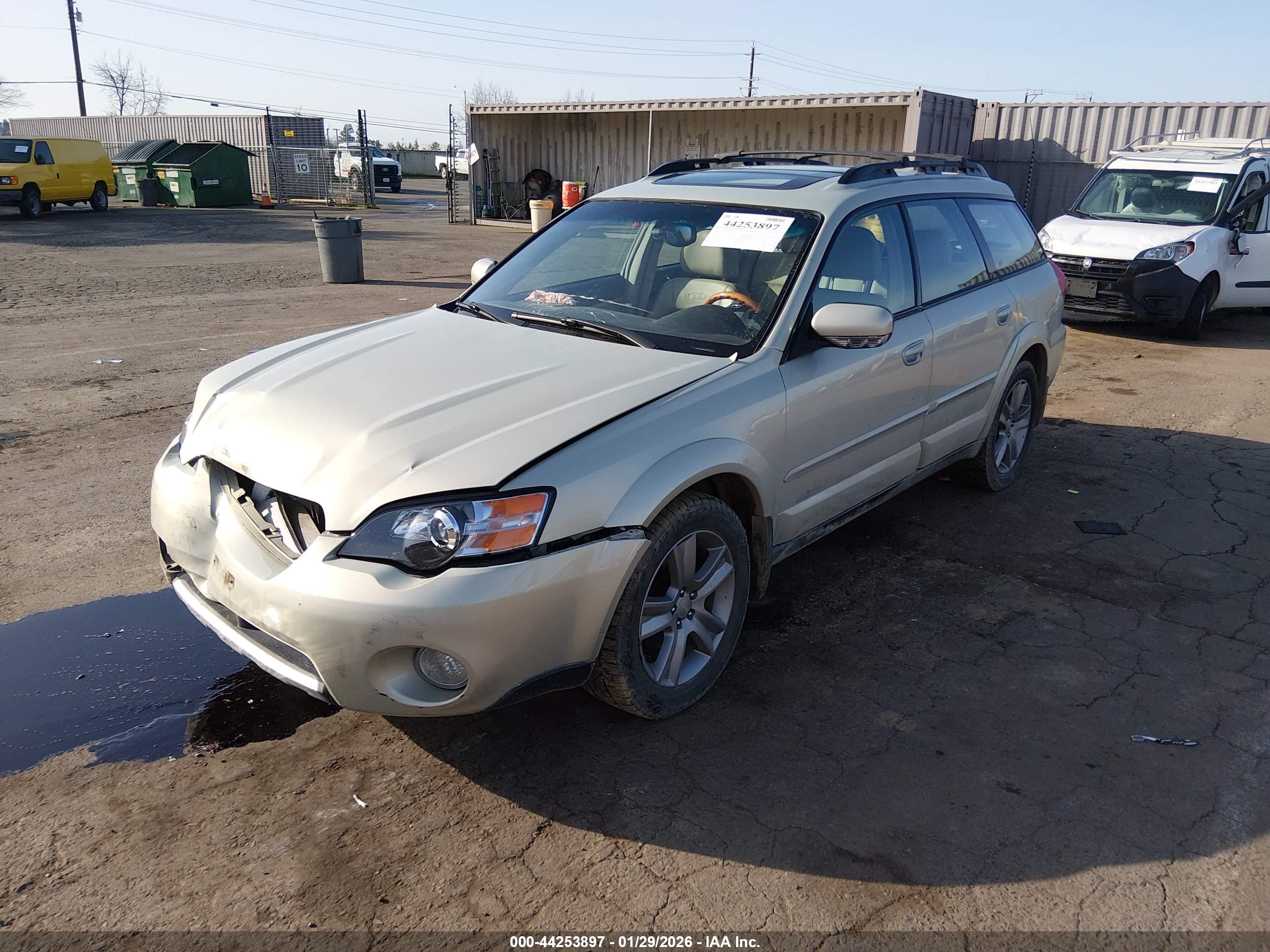 SUBARU OUTBACK image 2