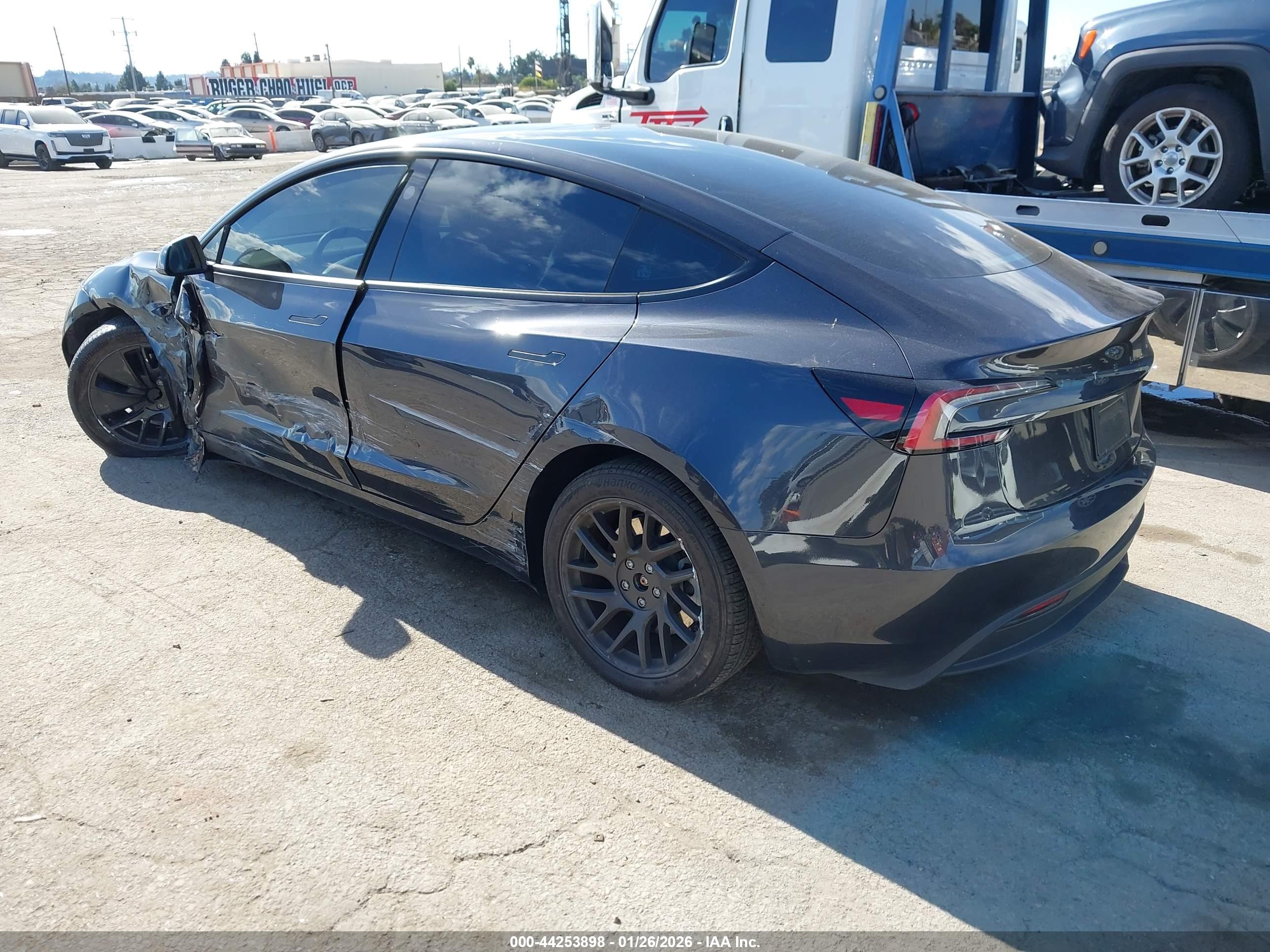 TESLA MODEL image 3