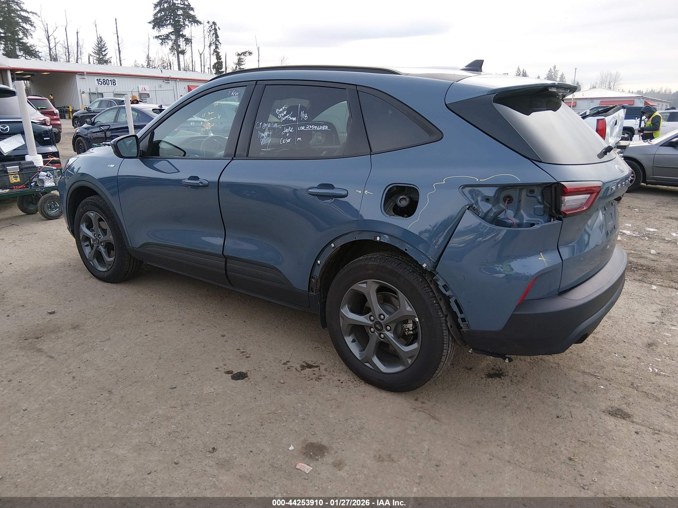FORD ESCAPE image 3
