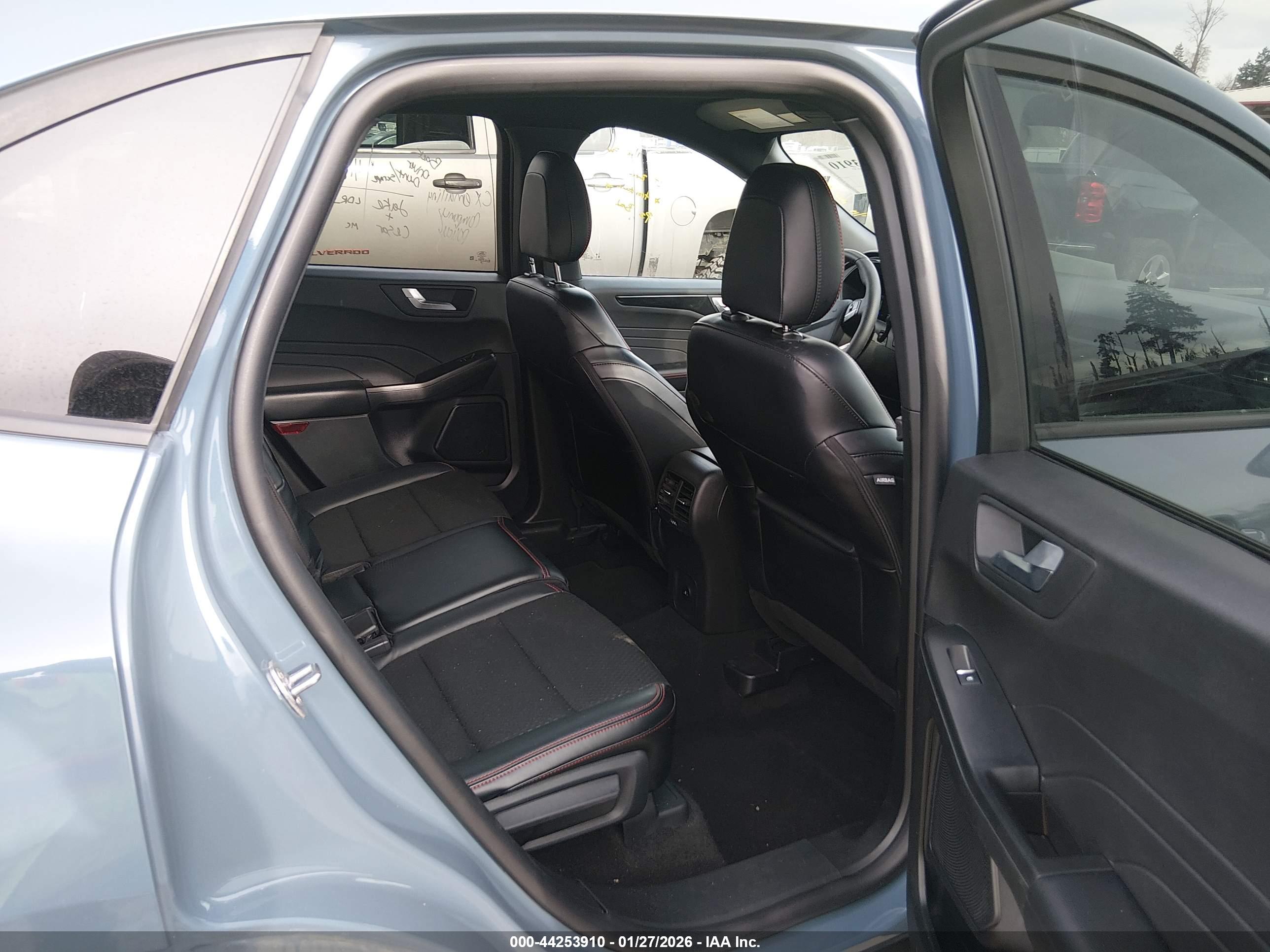 FORD ESCAPE image 8