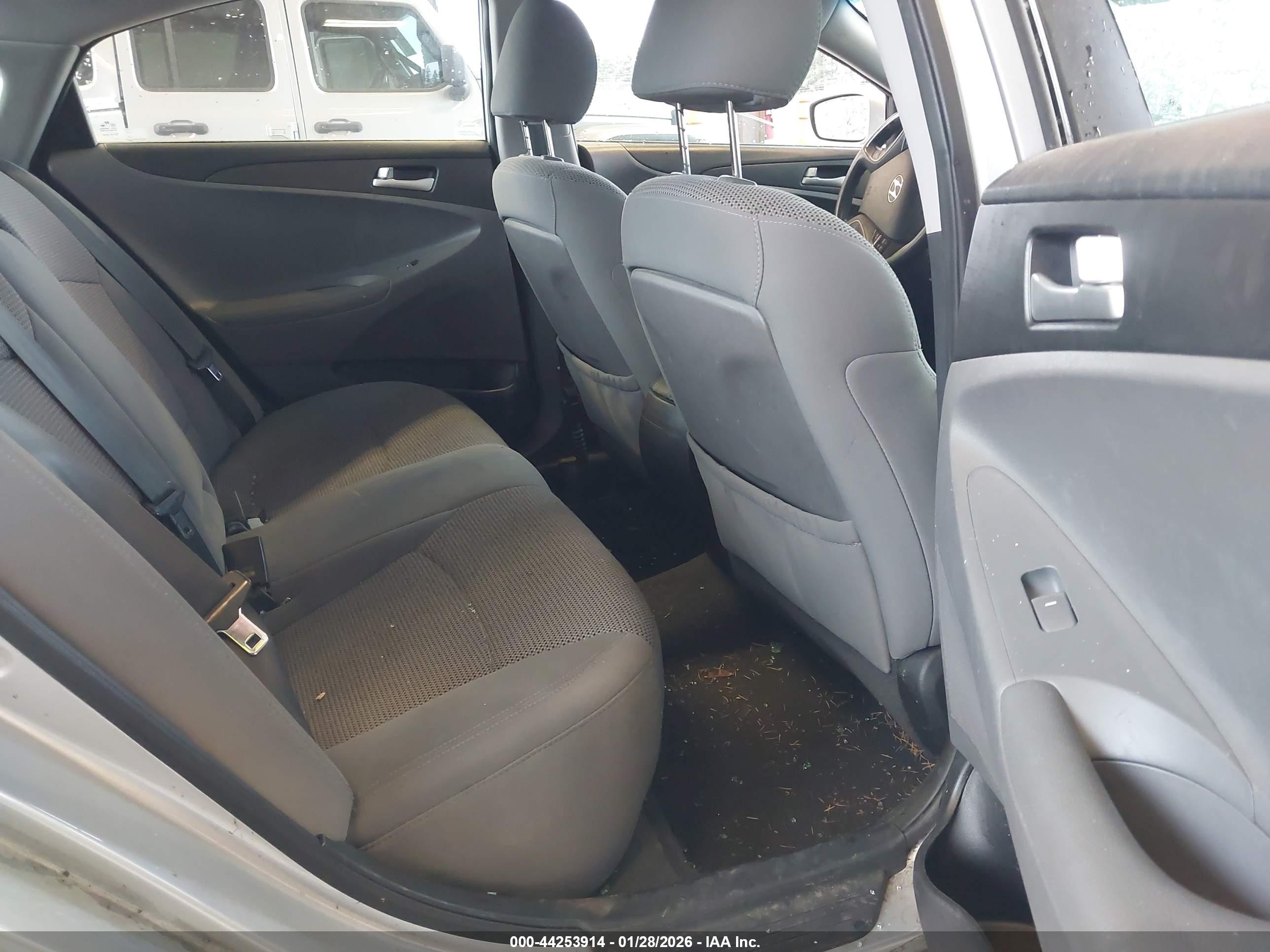 HYUNDAI SONATA image 8