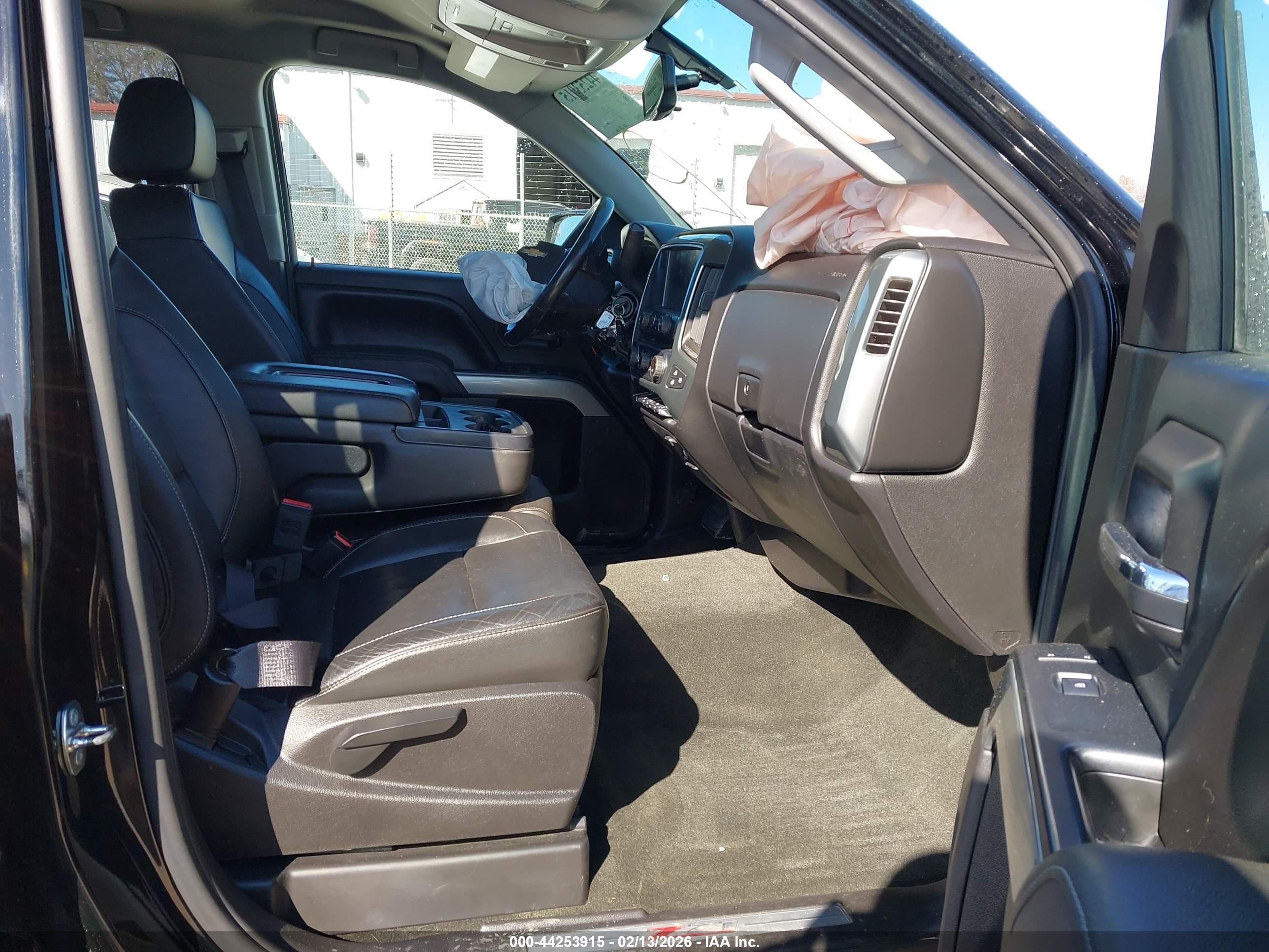 CHEVROLET SILVERADO image 5