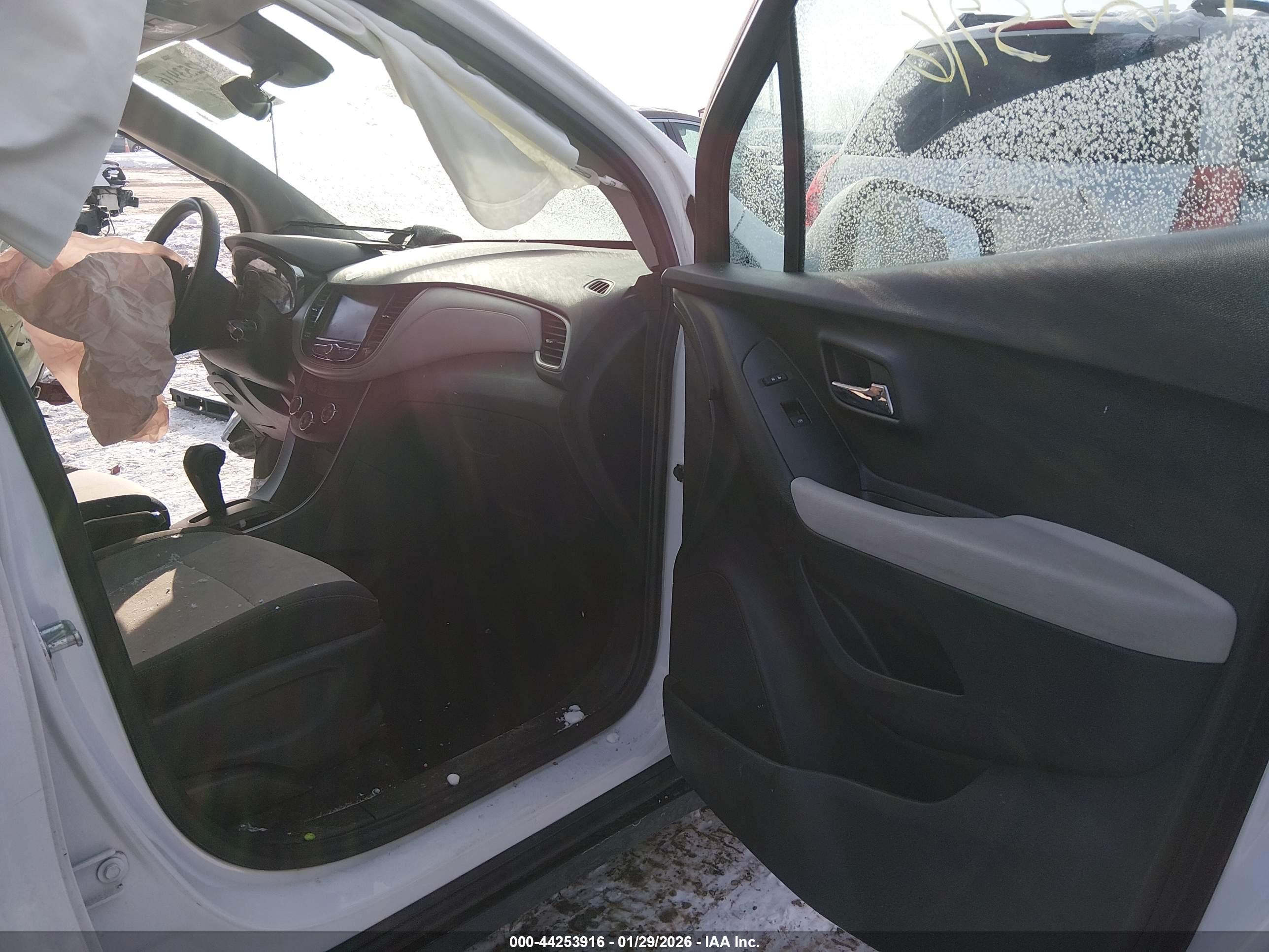 CHEVROLET TRAX image 5