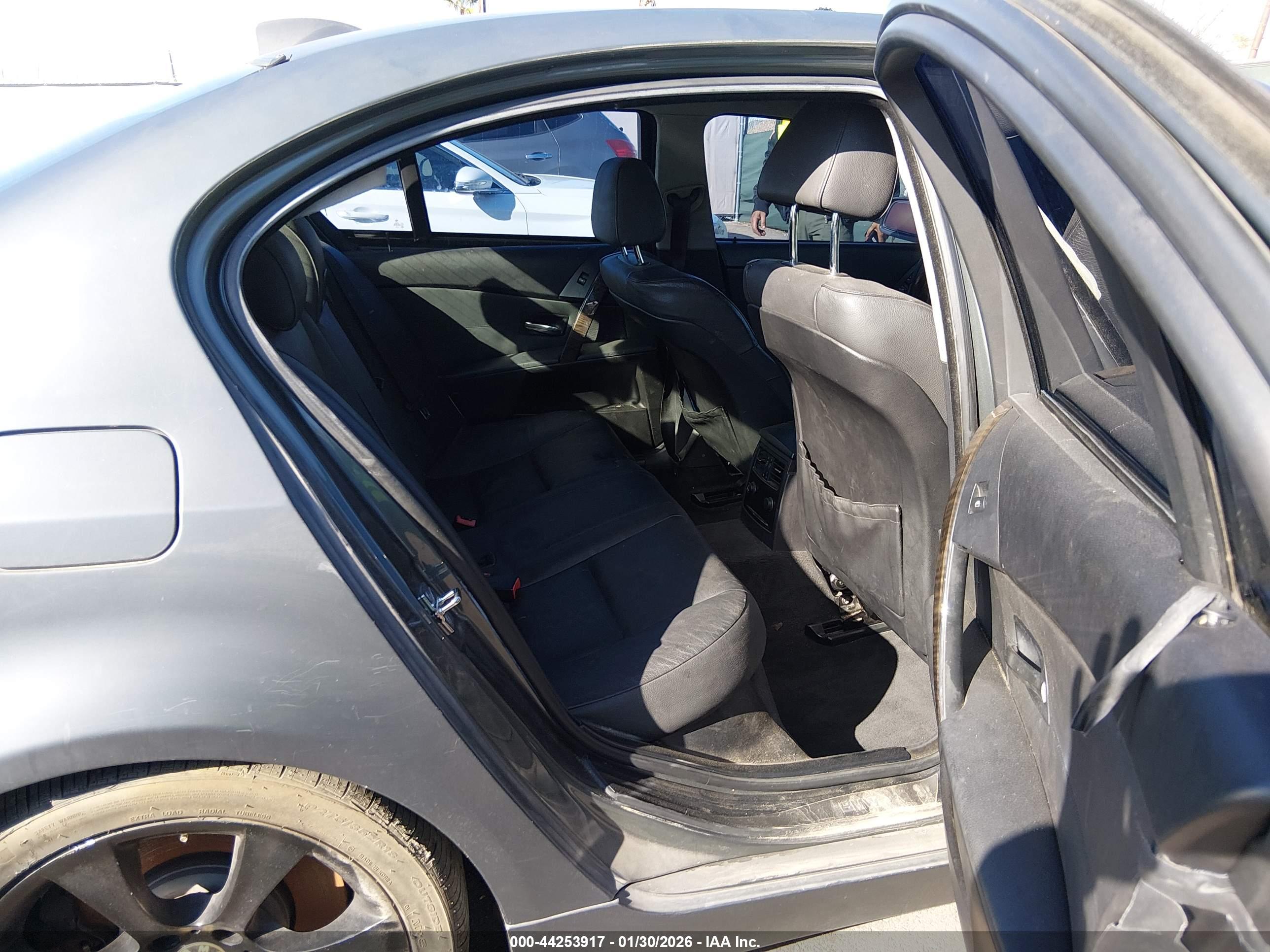 BMW 545I image 8