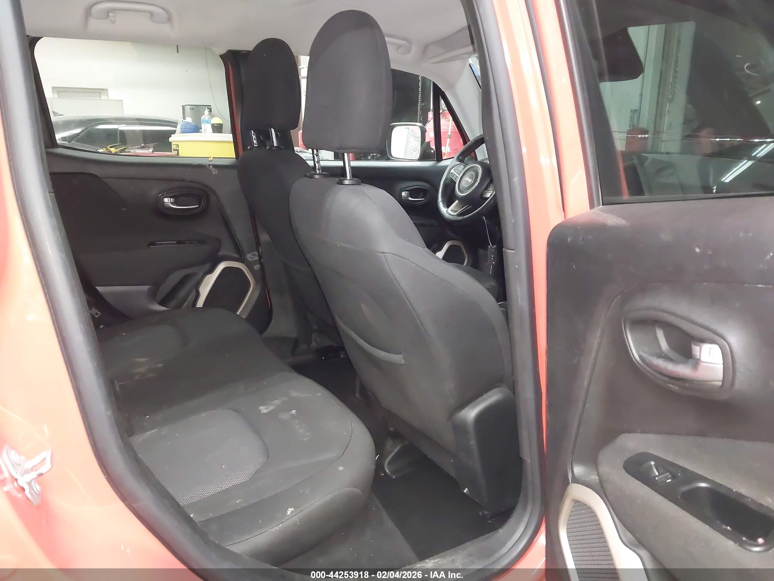 JEEP RENEGADE image 8