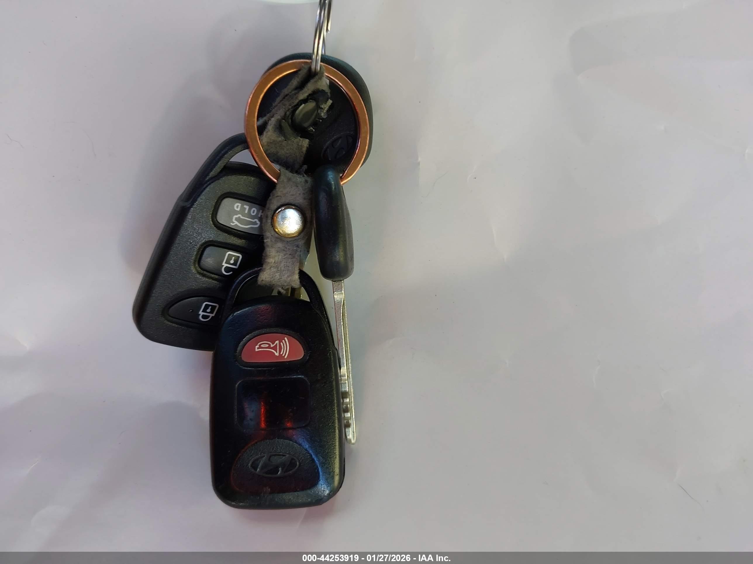 HYUNDAI ELANTRA image 11