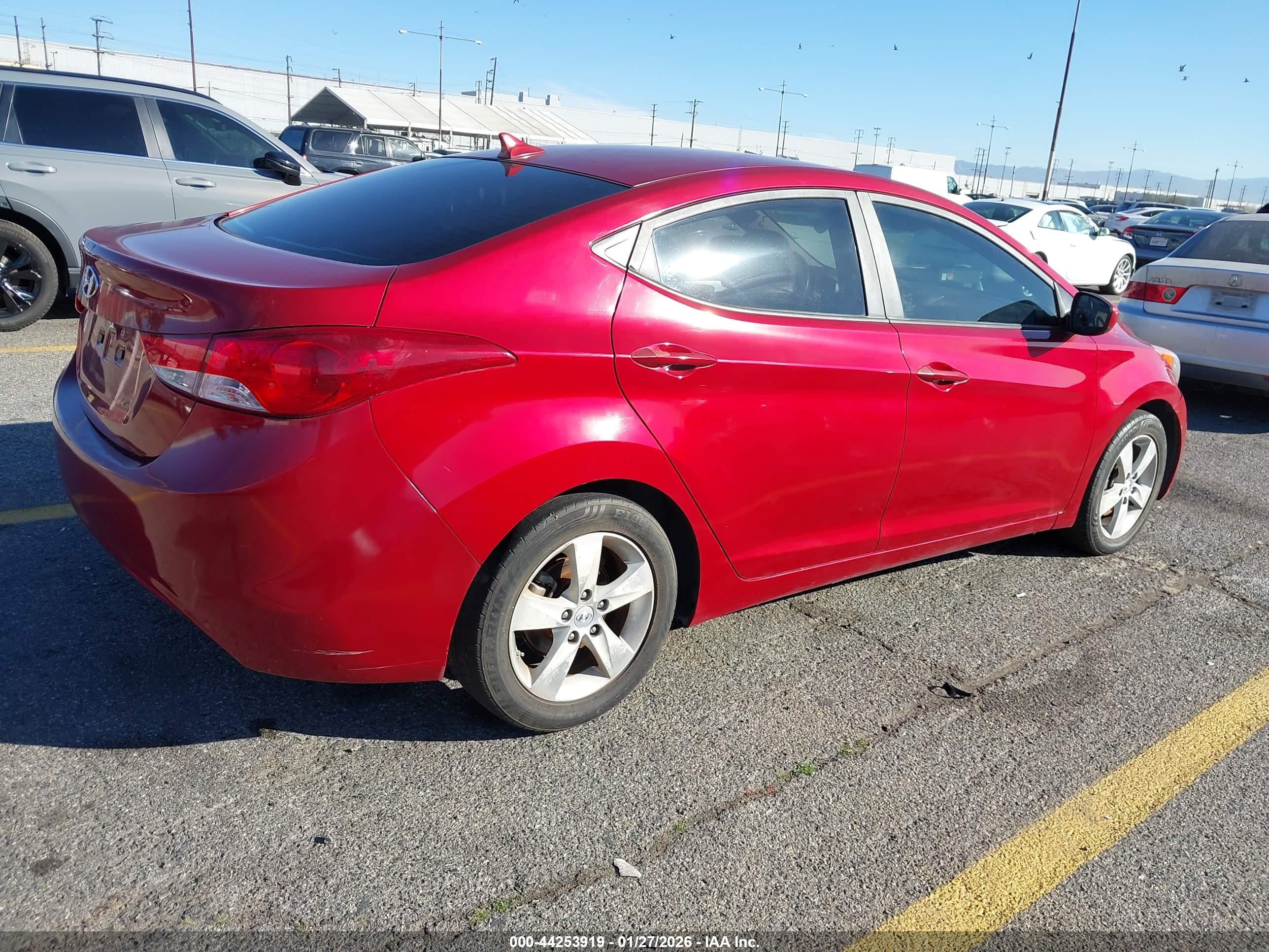 HYUNDAI ELANTRA image 4