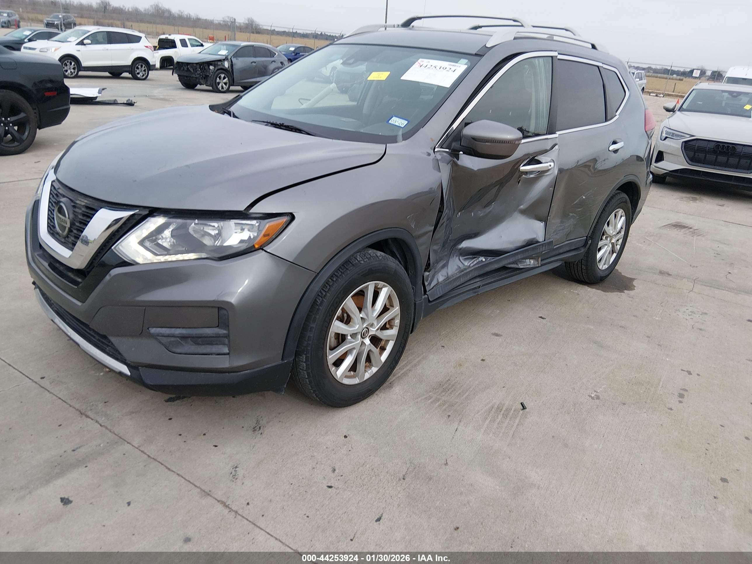 NISSAN ROGUE image 2