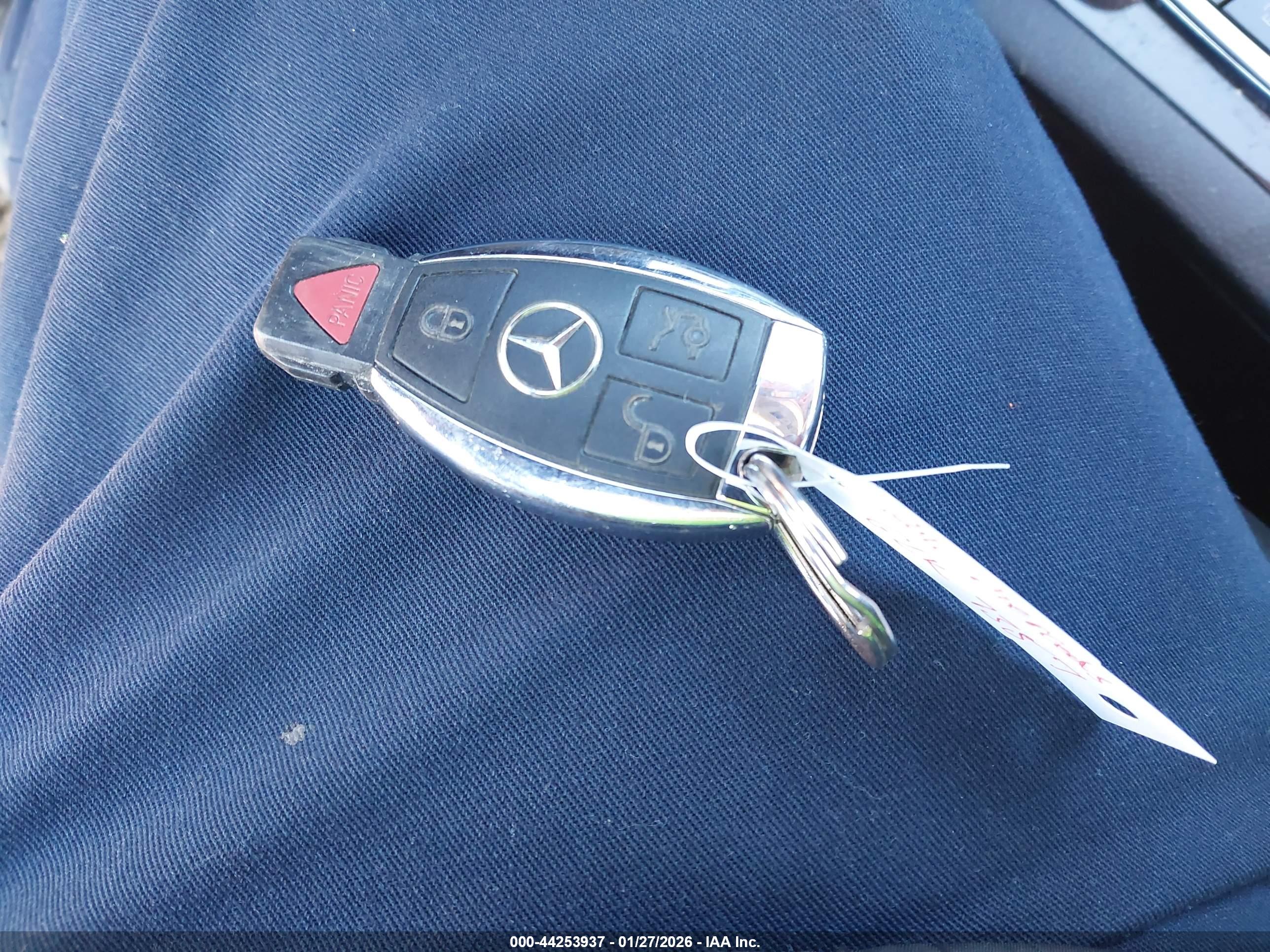 MERCEDES-BENZ GLK image 11