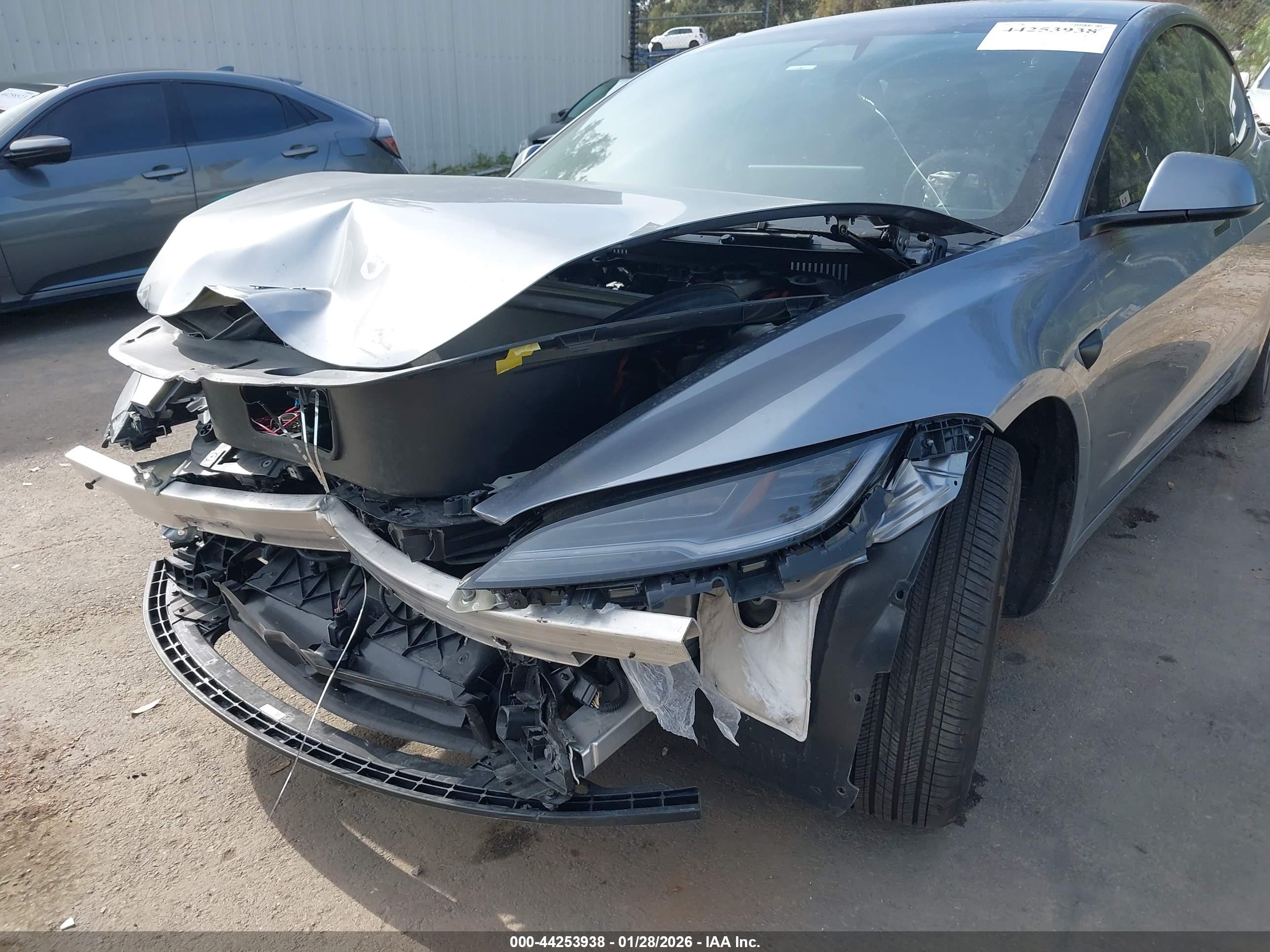 TESLA MODEL image 6