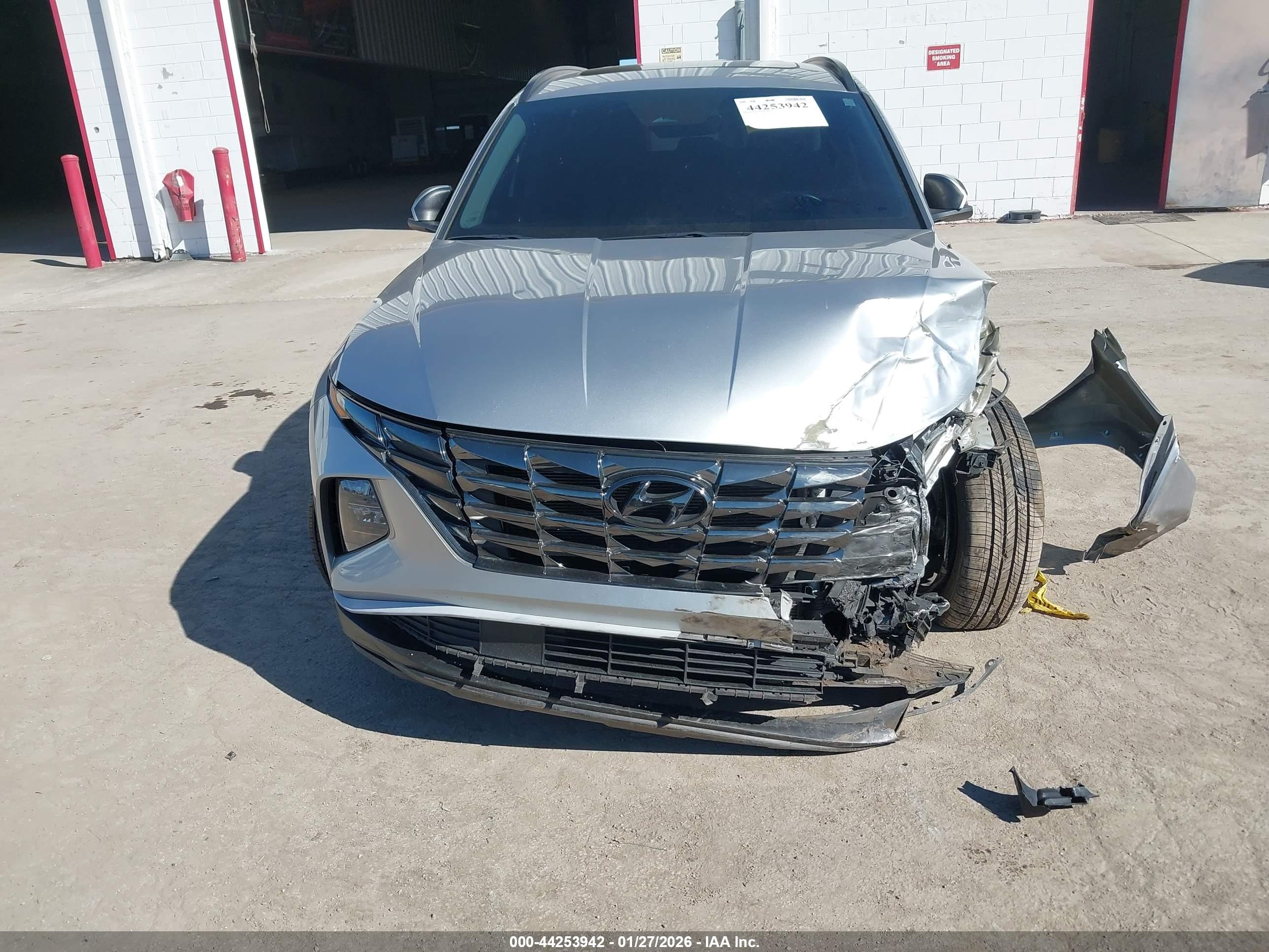 HYUNDAI TUCSON image 6