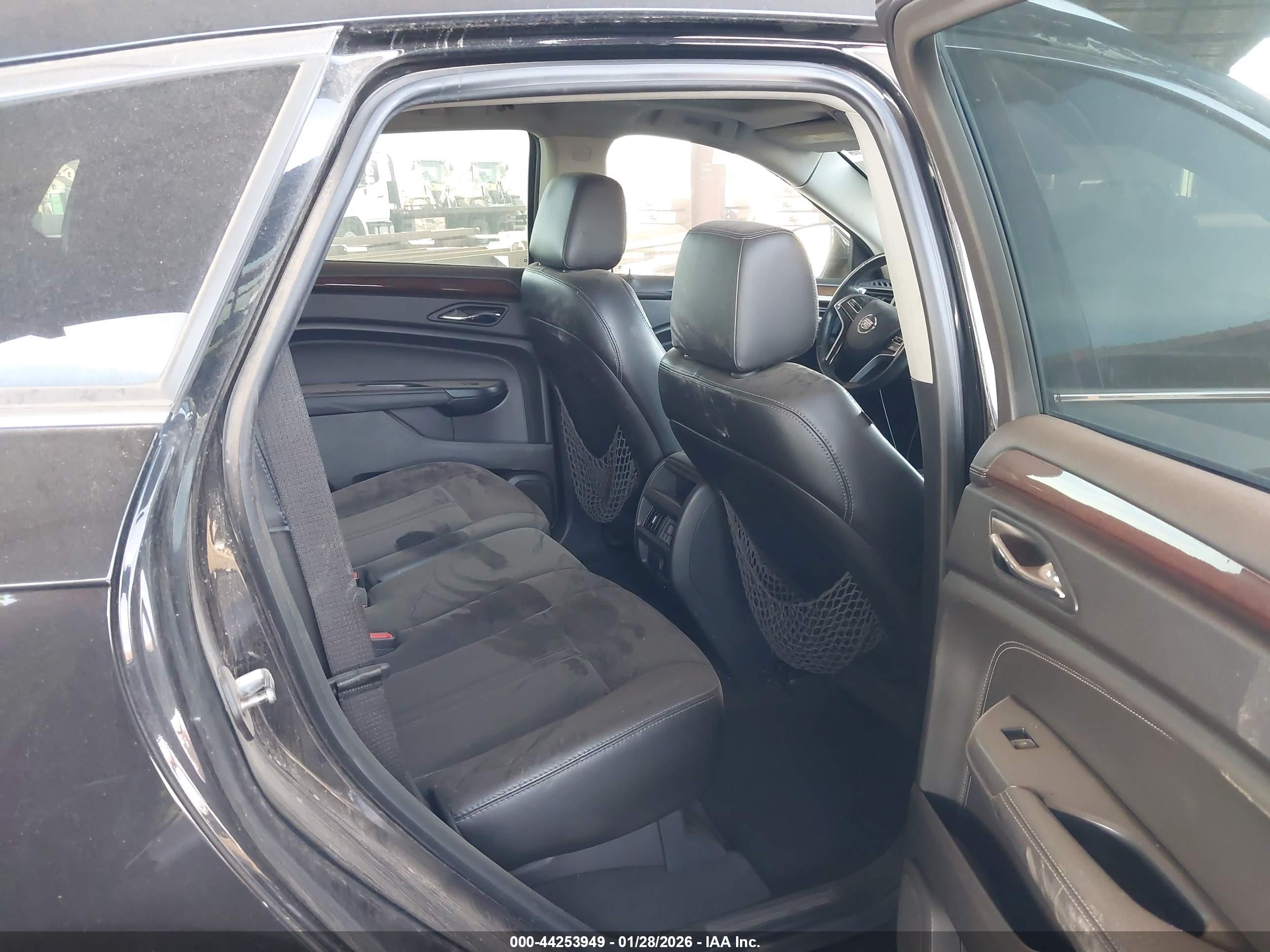 CADILLAC SRX image 8