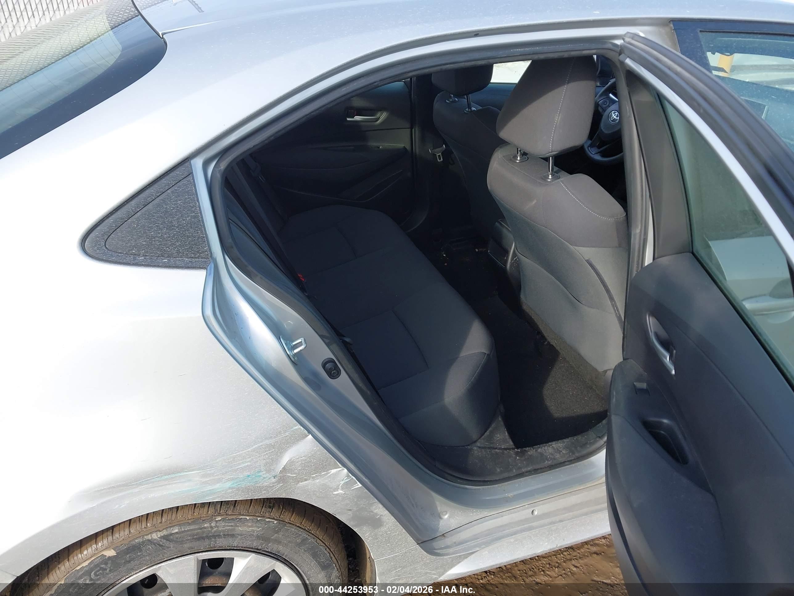 TOYOTA COROLLA image 8