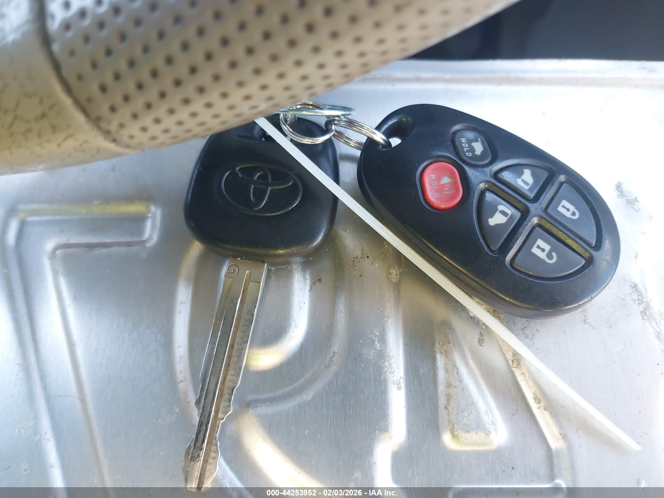 TOYOTA SIENNA image 11