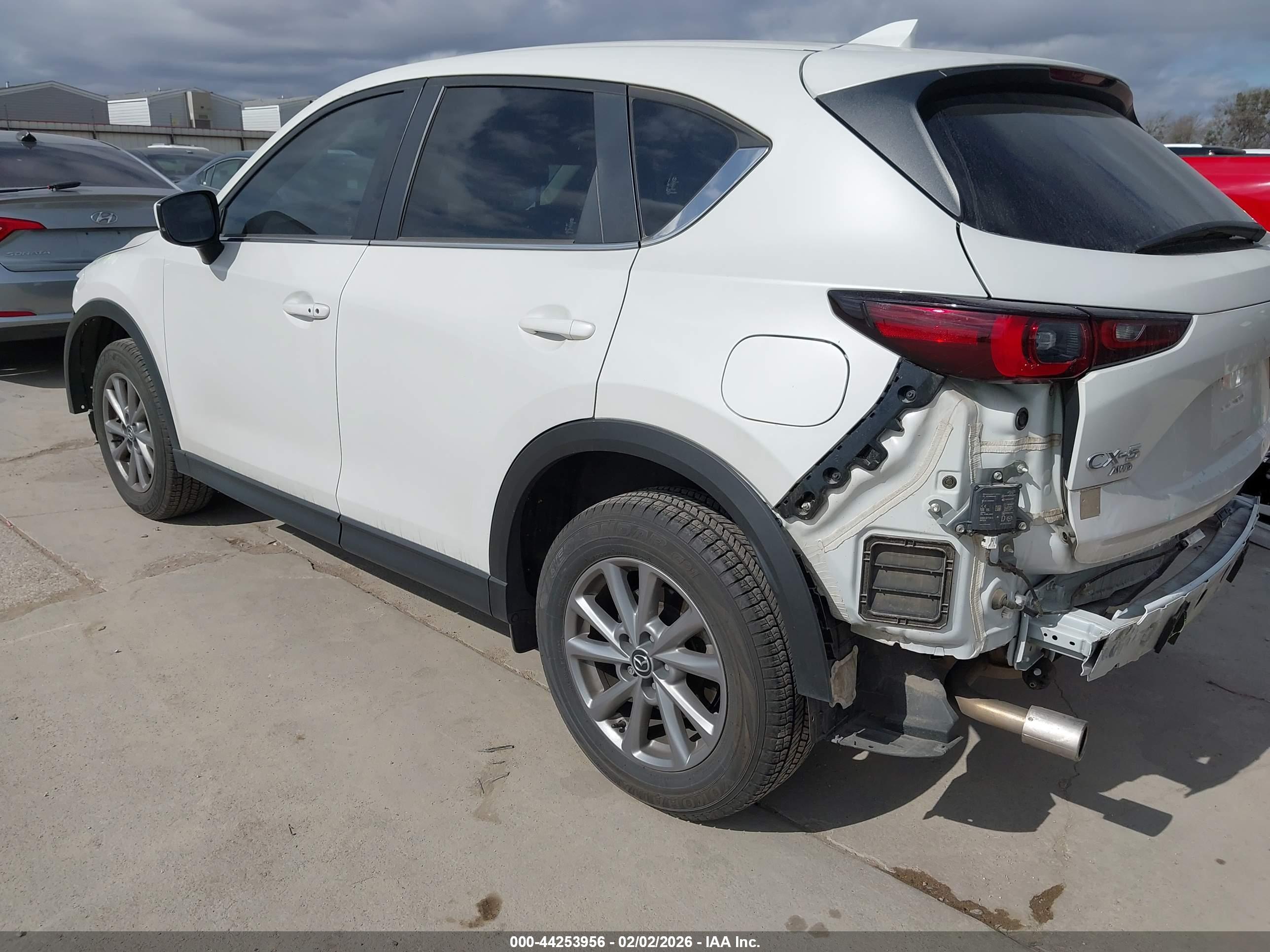 MAZDA CX-5 image 3