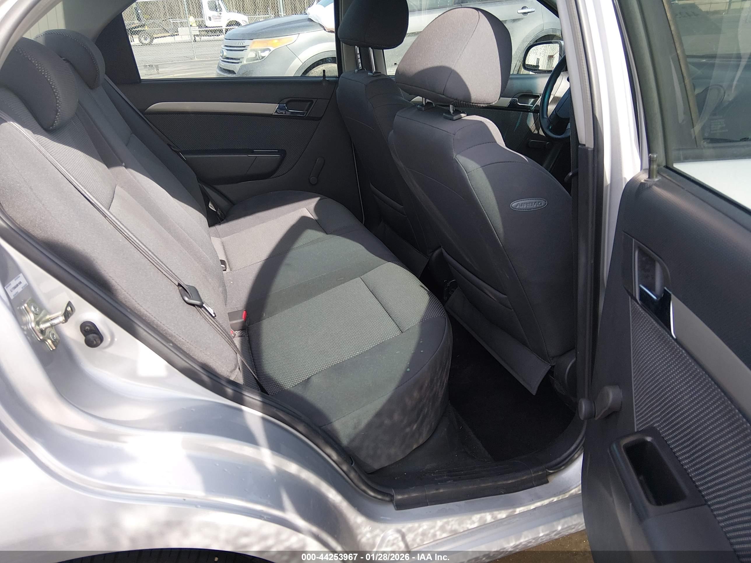 CHEVROLET AVEO image 8