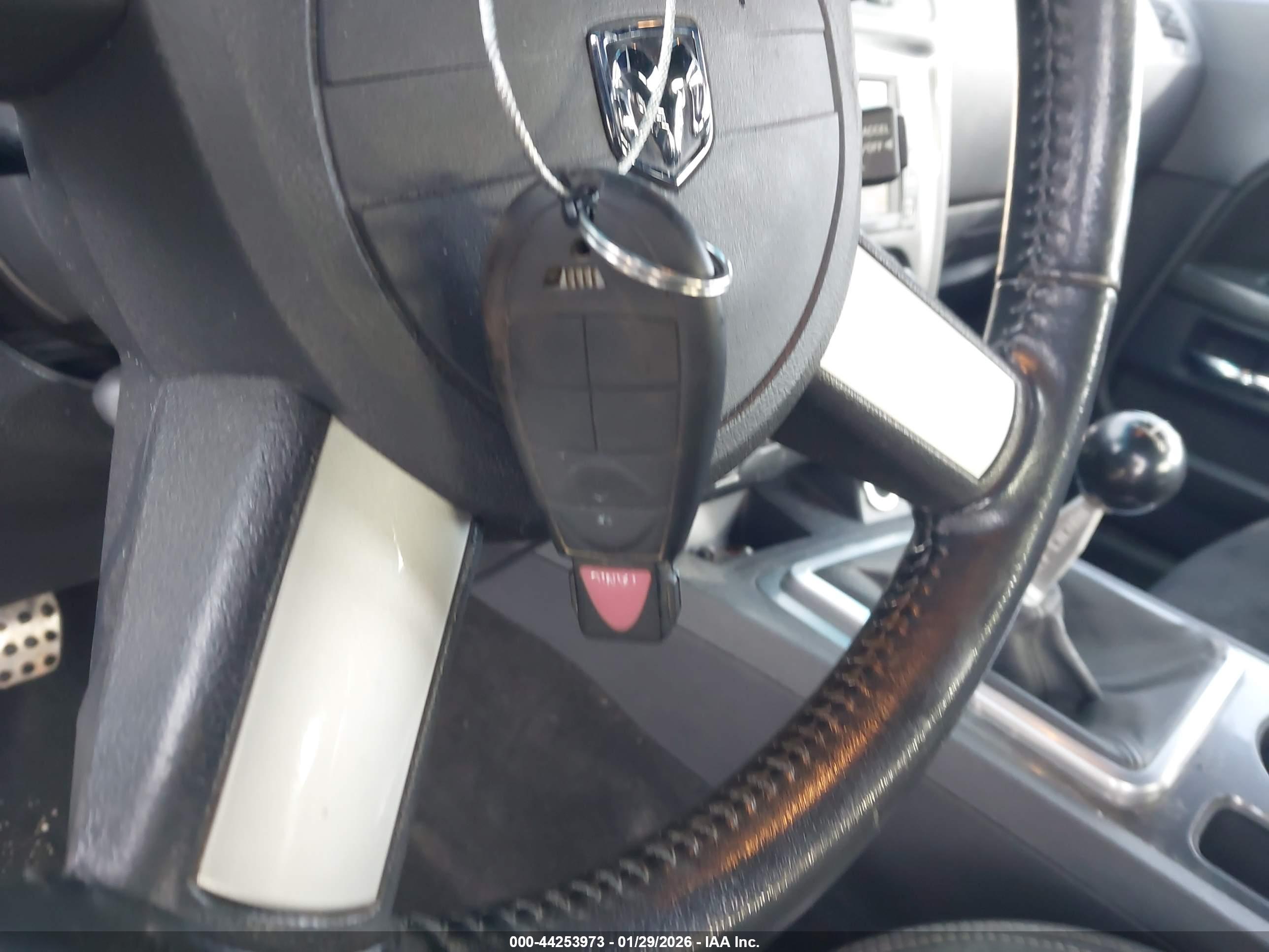 DODGE CHALLENGER image 11