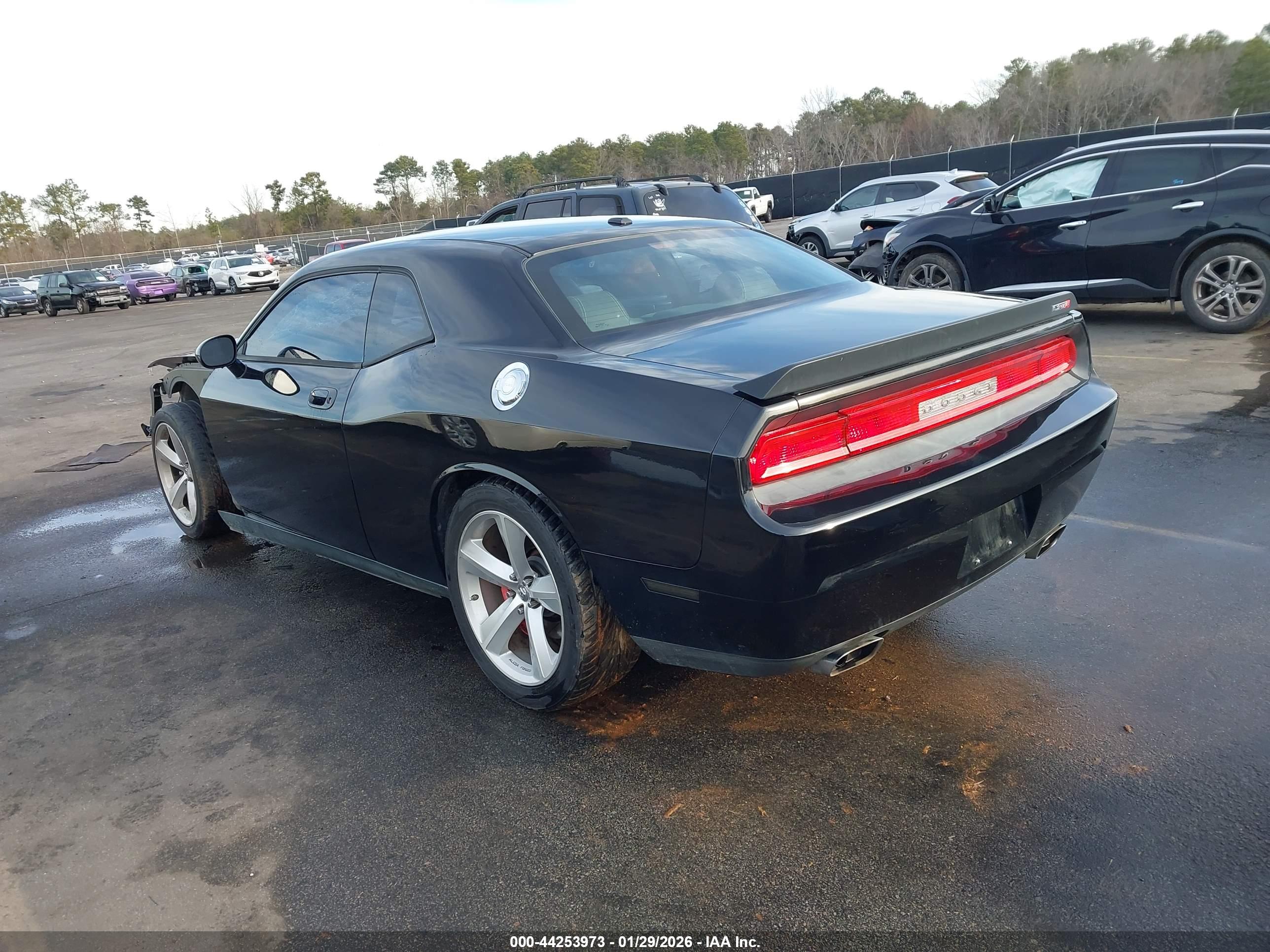 DODGE CHALLENGER image 3