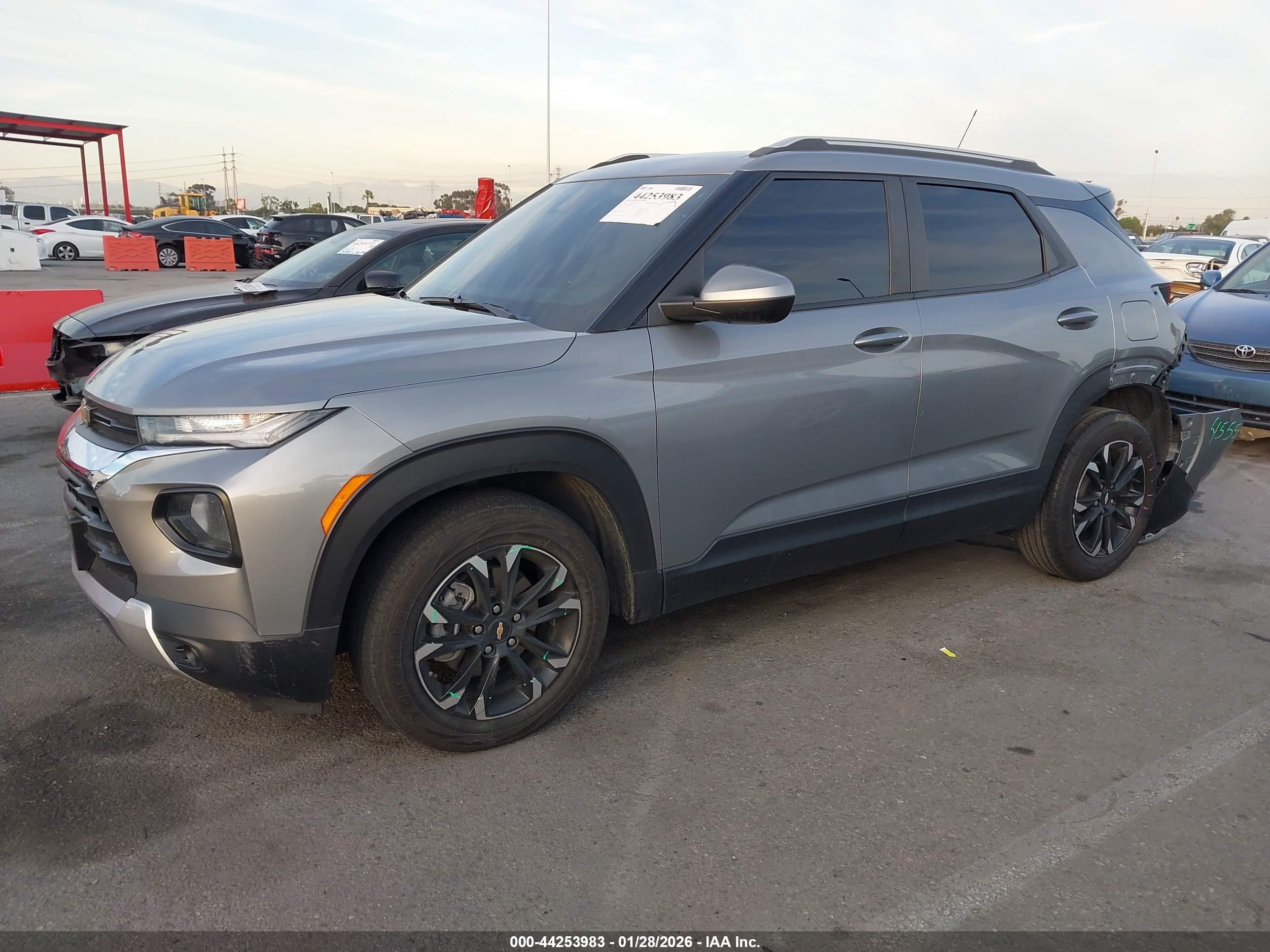CHEVROLET TRAILBLAZER image 2