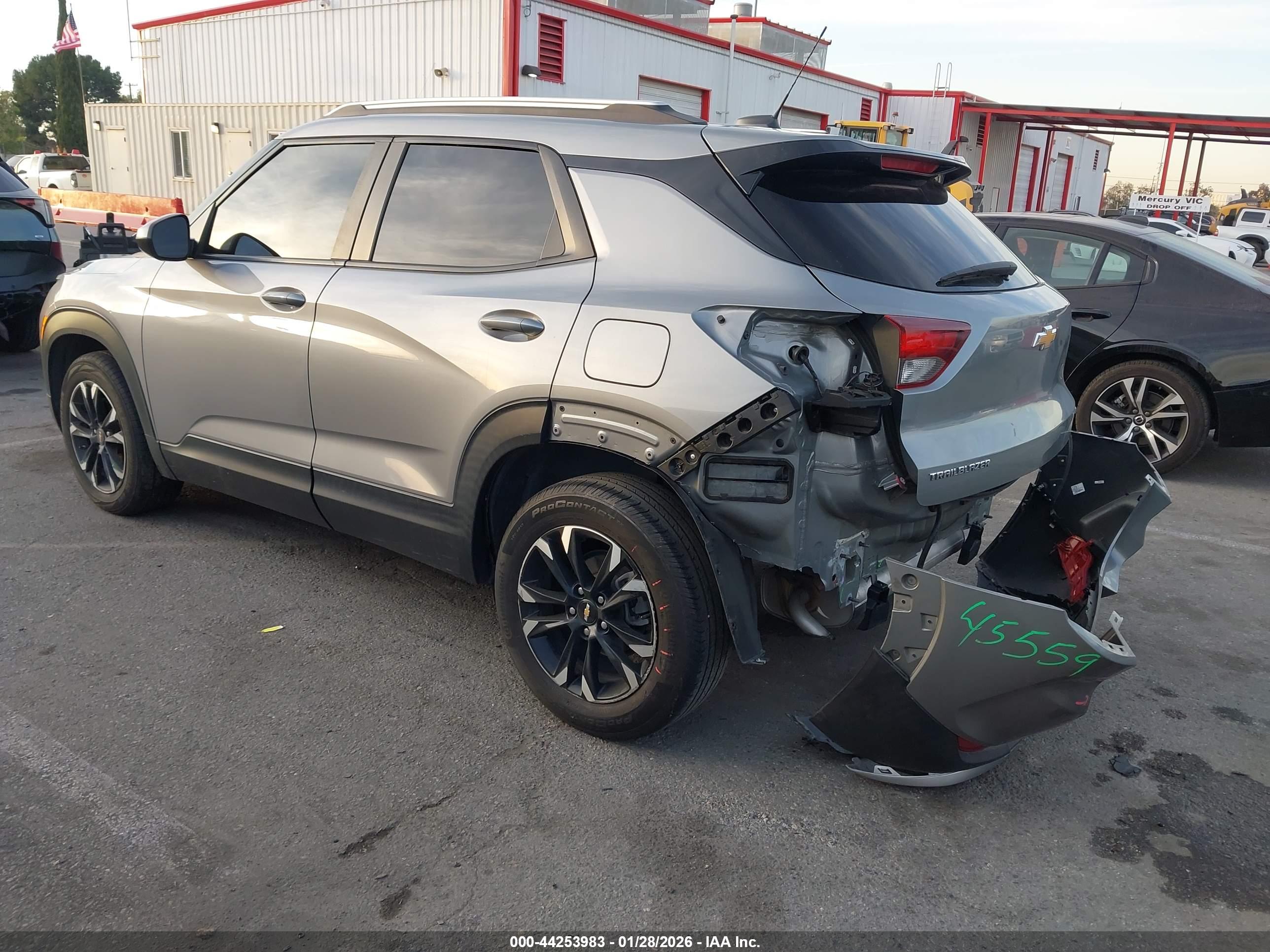 CHEVROLET TRAILBLAZER image 3